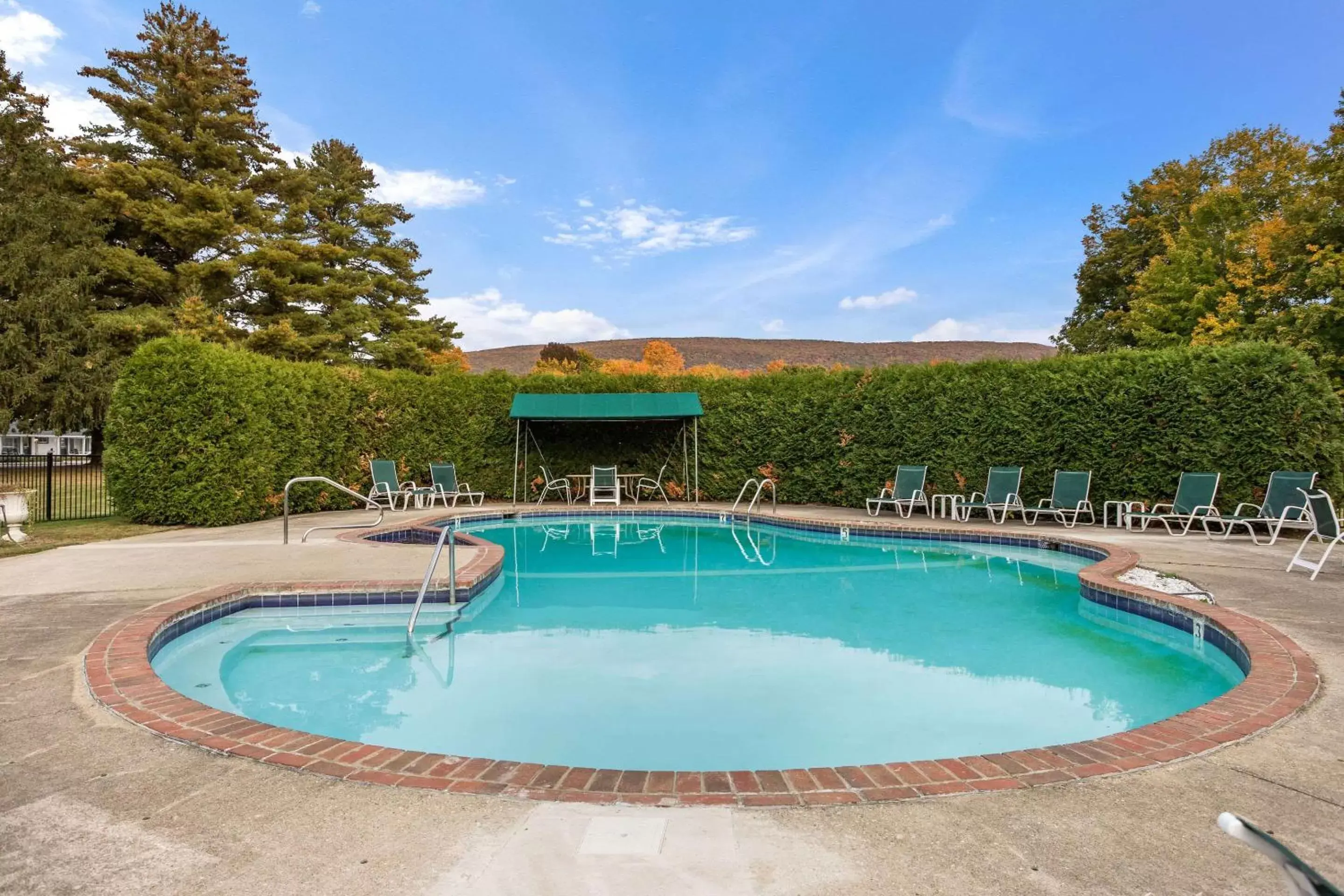 On site, Swimming Pool in The Palmer House Resort, Ascend Hotel Collection