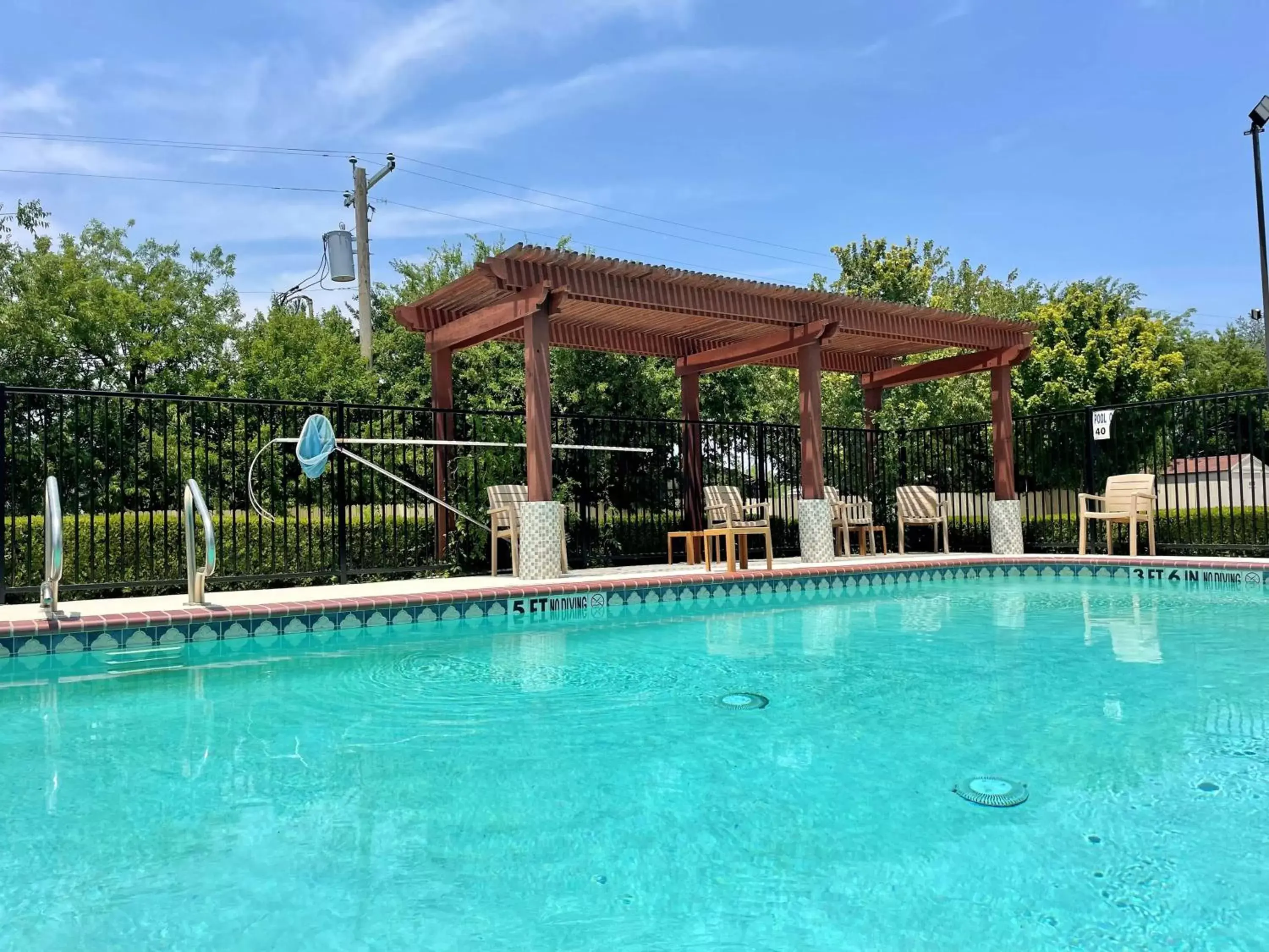 Pool view, Swimming Pool in Best Western Roanoke Inn & Suites