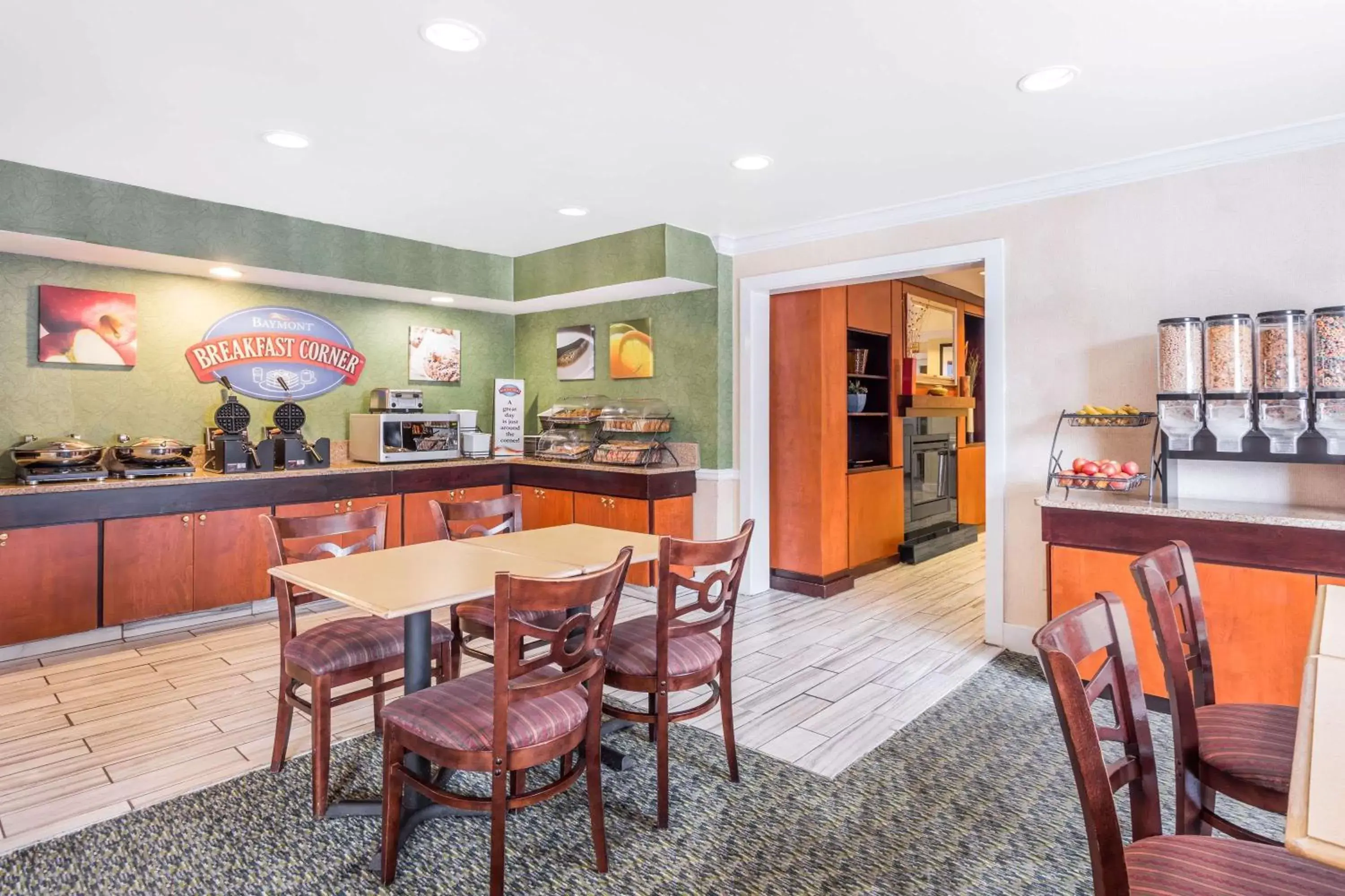 Restaurant/Places to Eat in Baymont by Wyndham Lithia Springs Atlanta