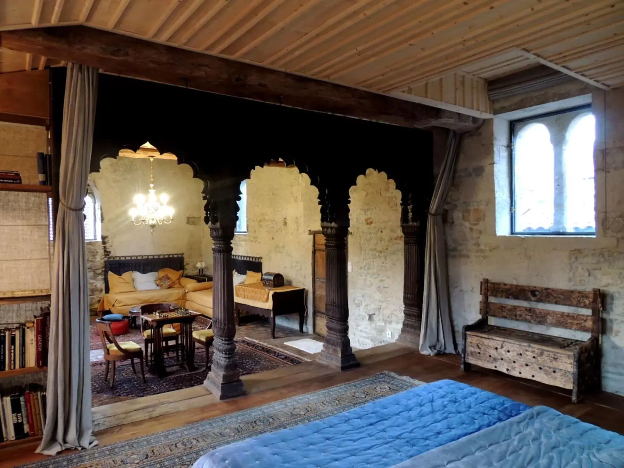 Bed in Maison Romane 1136