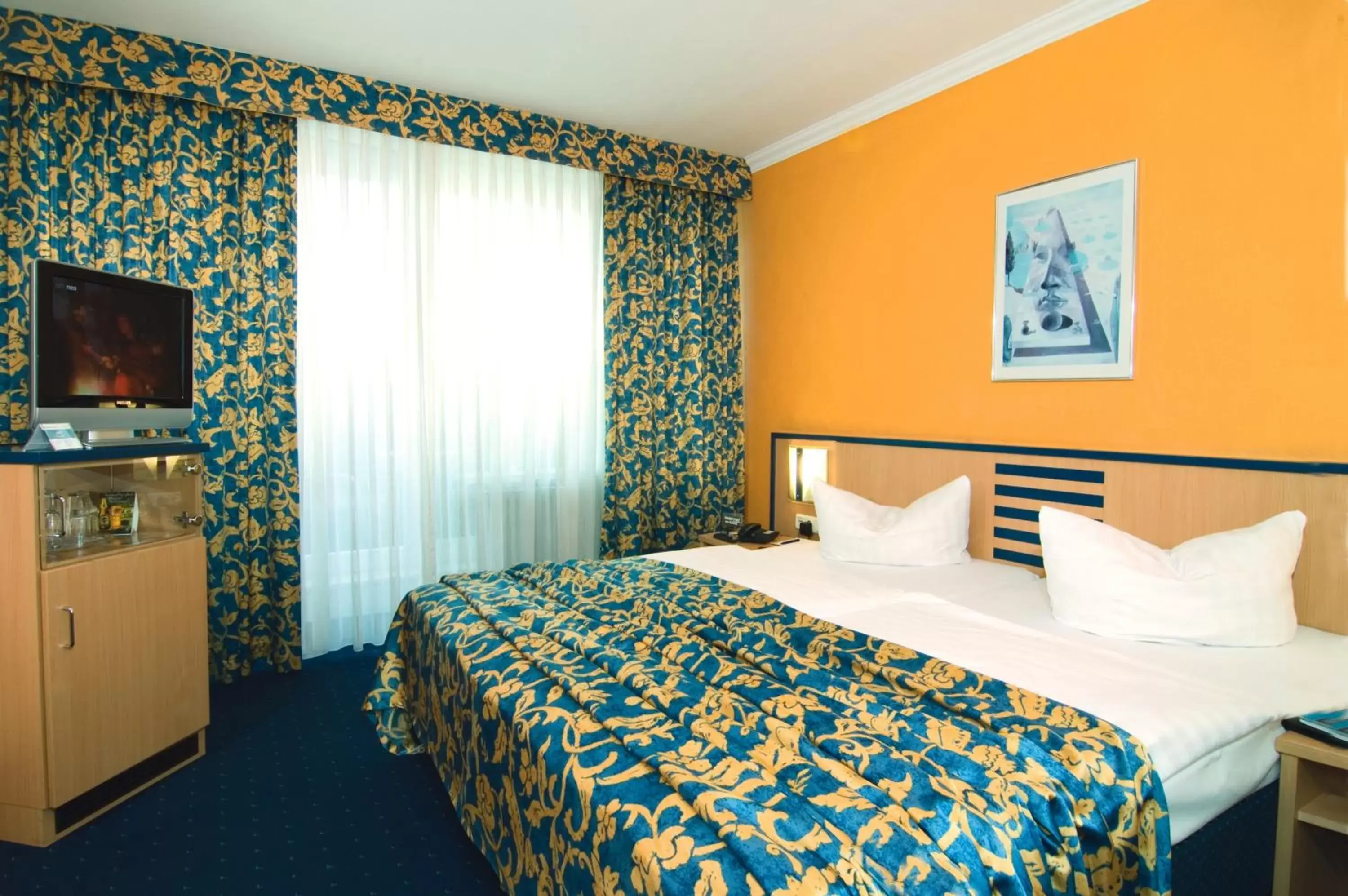 Family Suite with Balcony in NP Hotel Wallis Family Suite with Balcony in NP Hotel Wallis