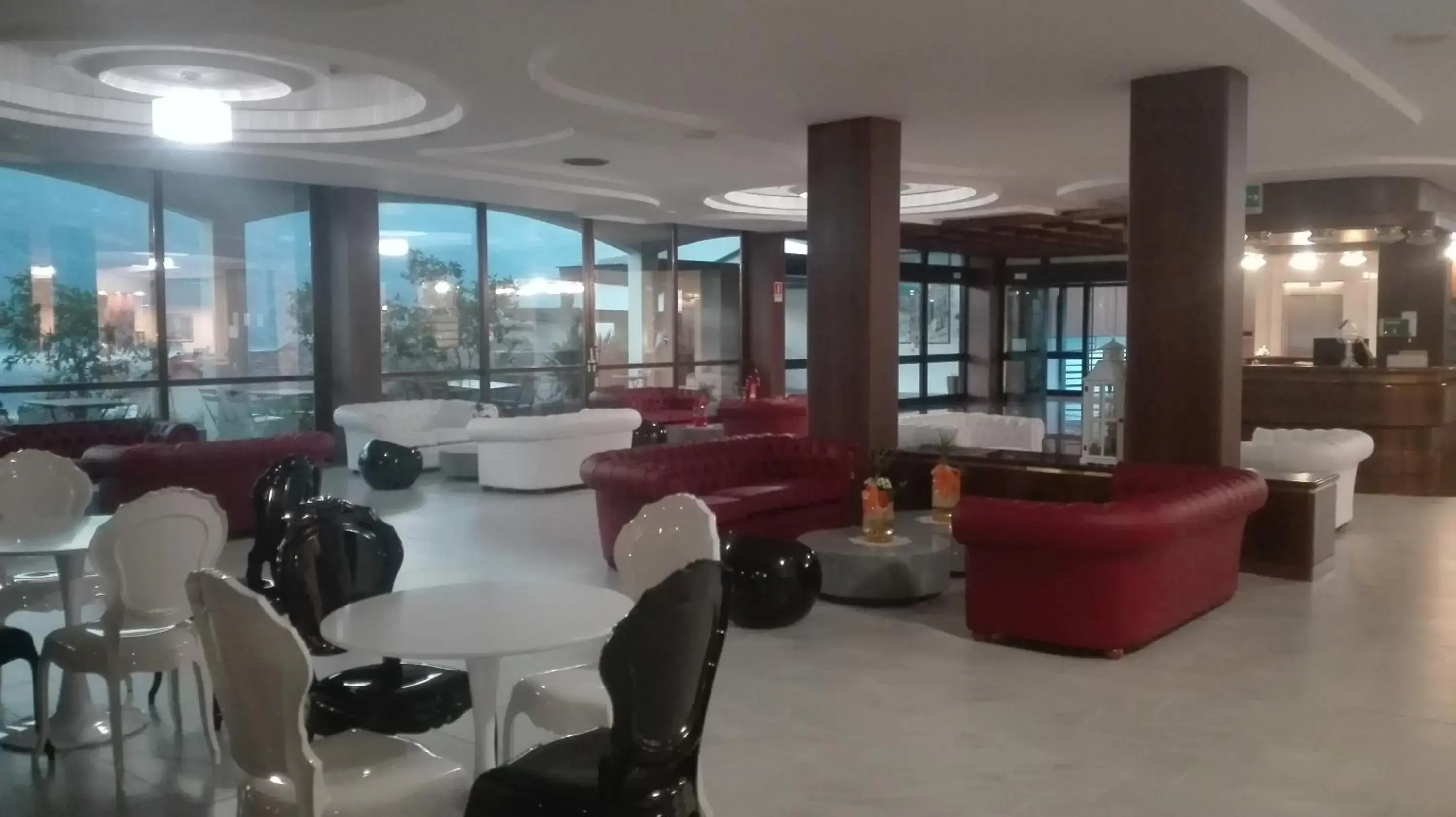 Lobby or reception, Lounge/Bar in Hotel Laura Christina