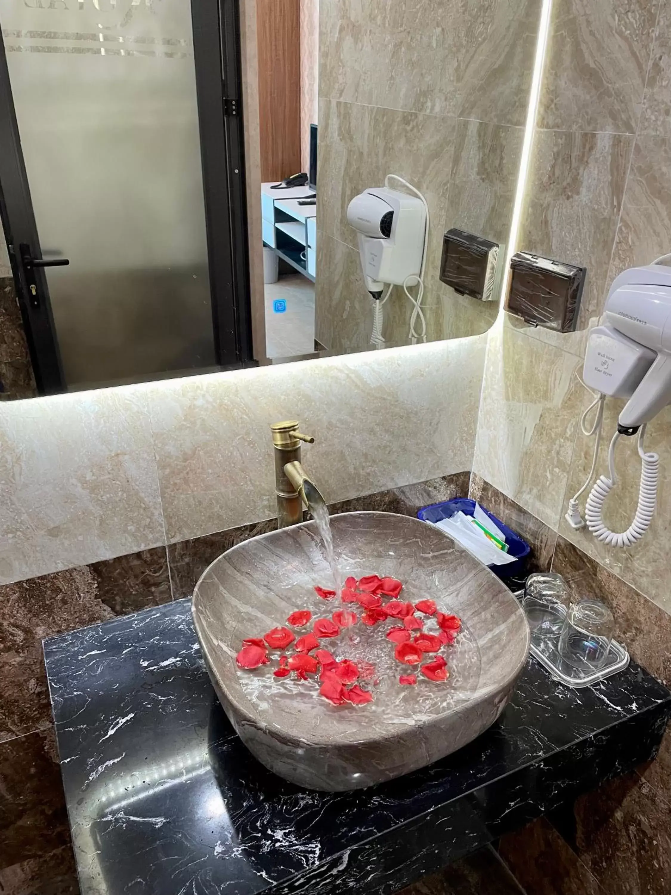 Bathroom in The Royal Hotel Near West Lake