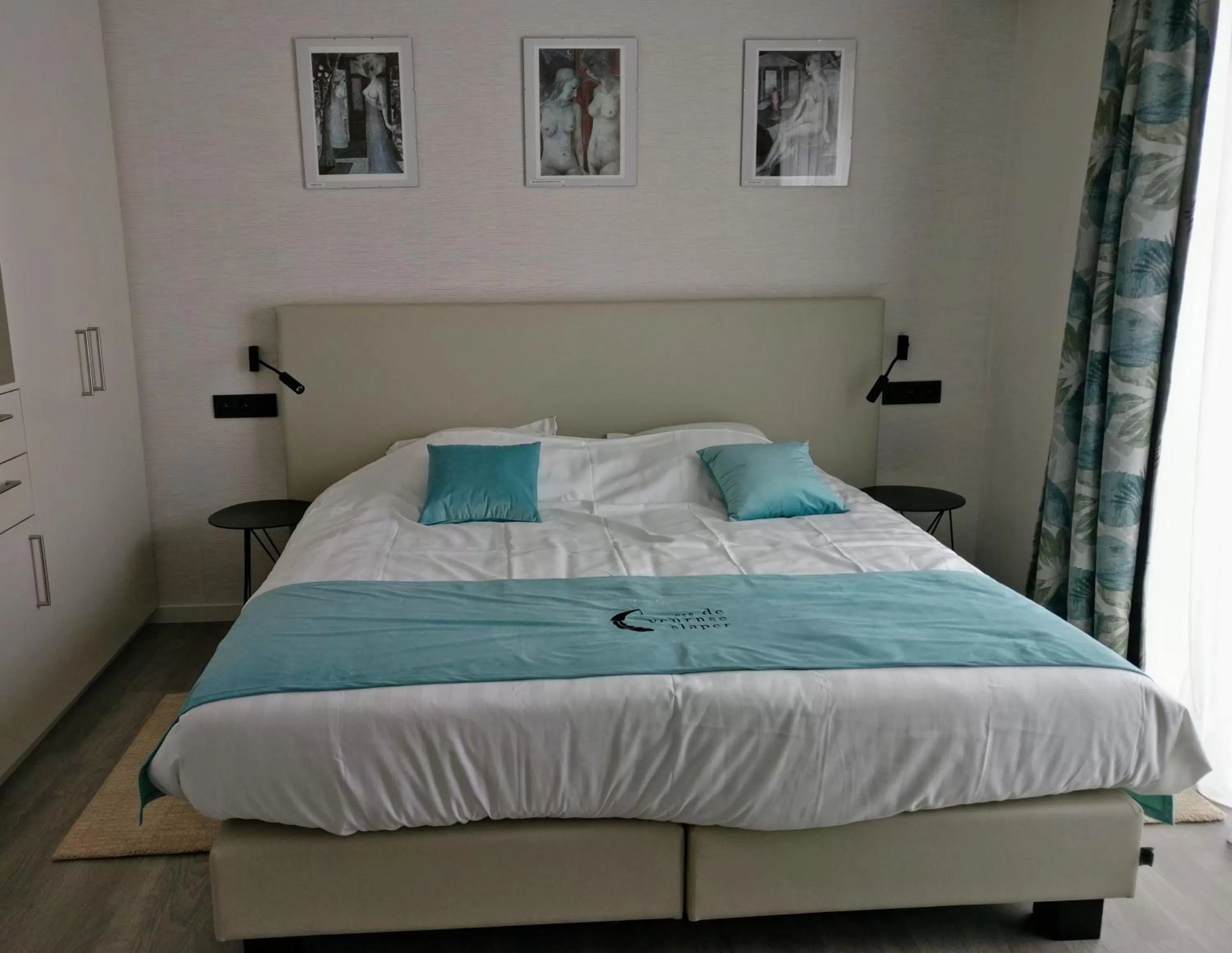 Photo of the whole room, Bed in B & B De Veurnse Slaper