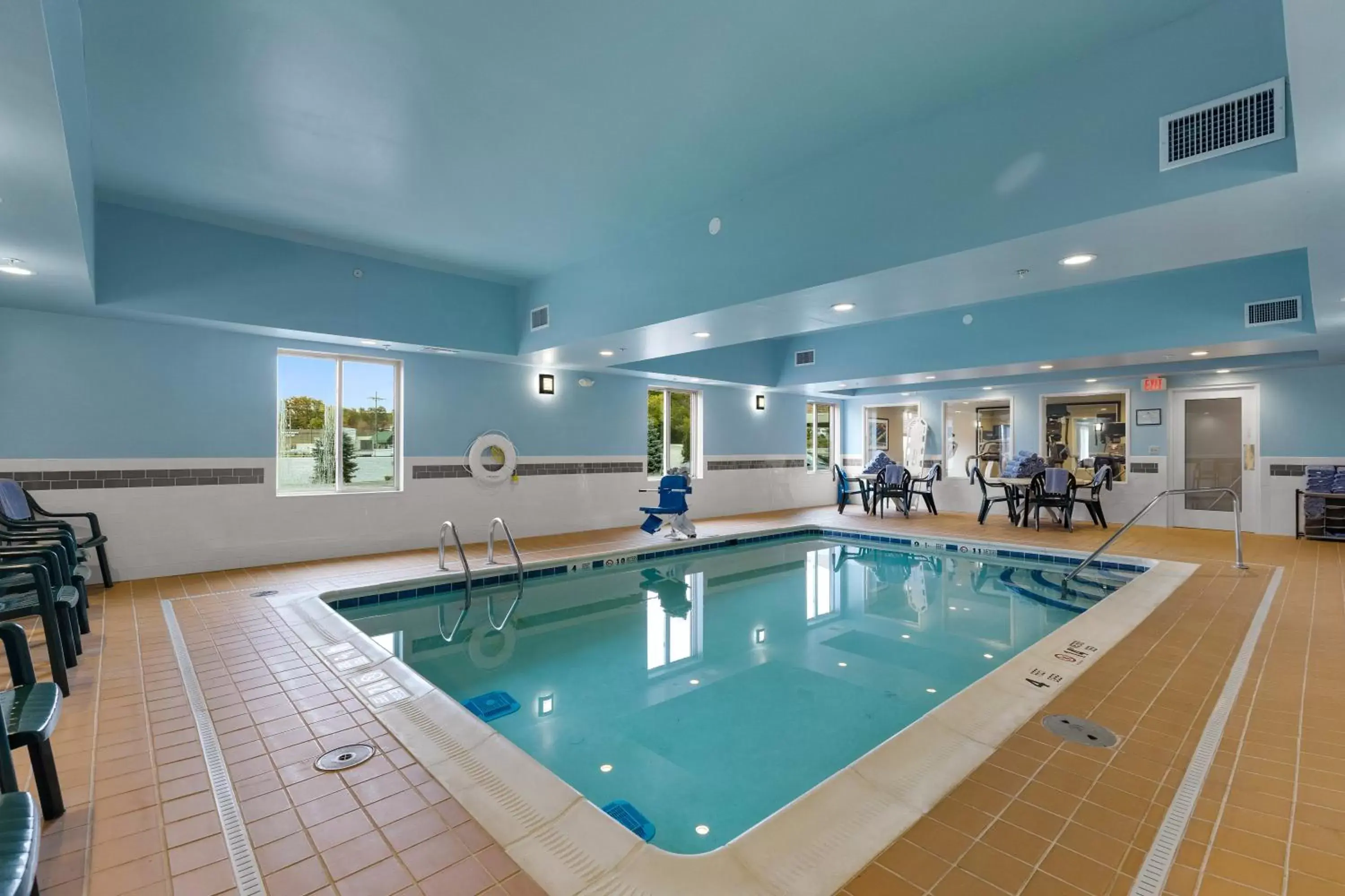 Swimming Pool in Candlewood Suites Erie, an IHG Hotel