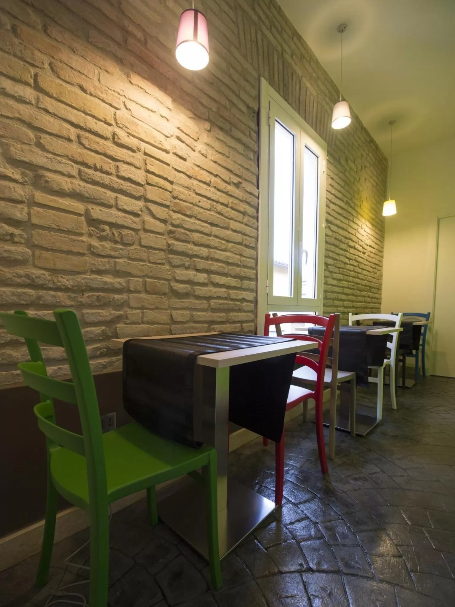 Restaurant/places to eat in iRooms Pantheon