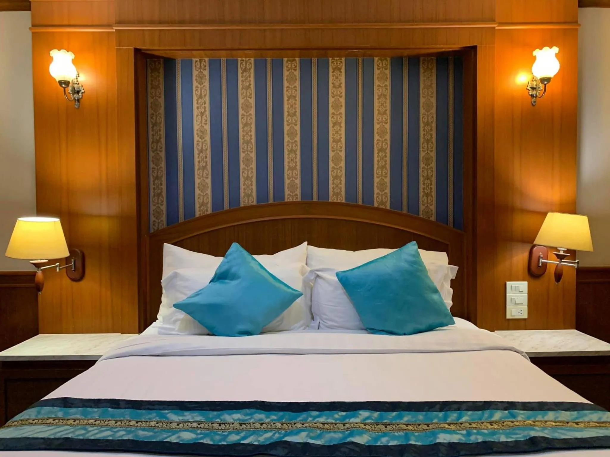 Bed in The Lion King Hotel Udonthani