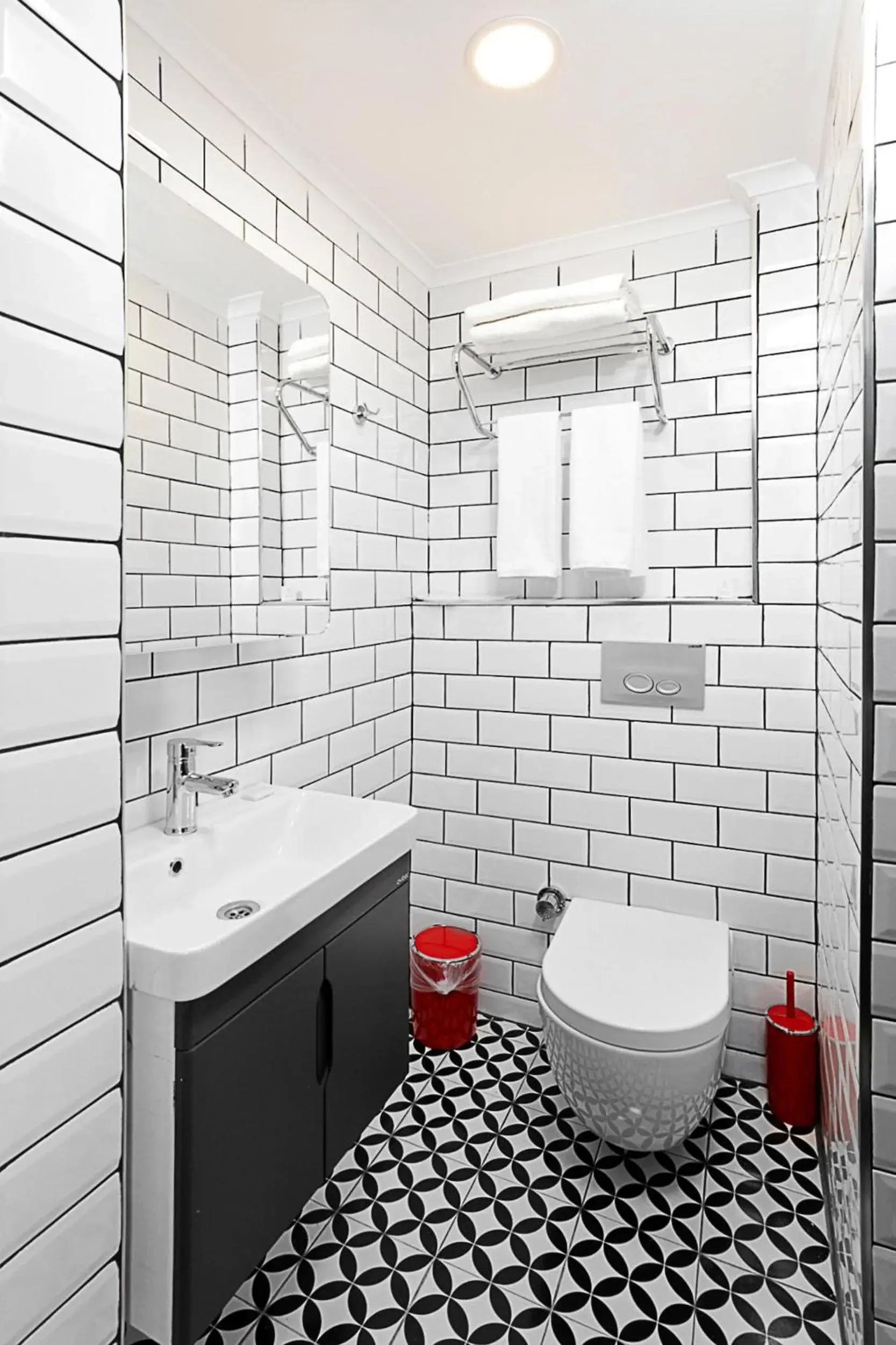 Bathroom in Mono Hotel