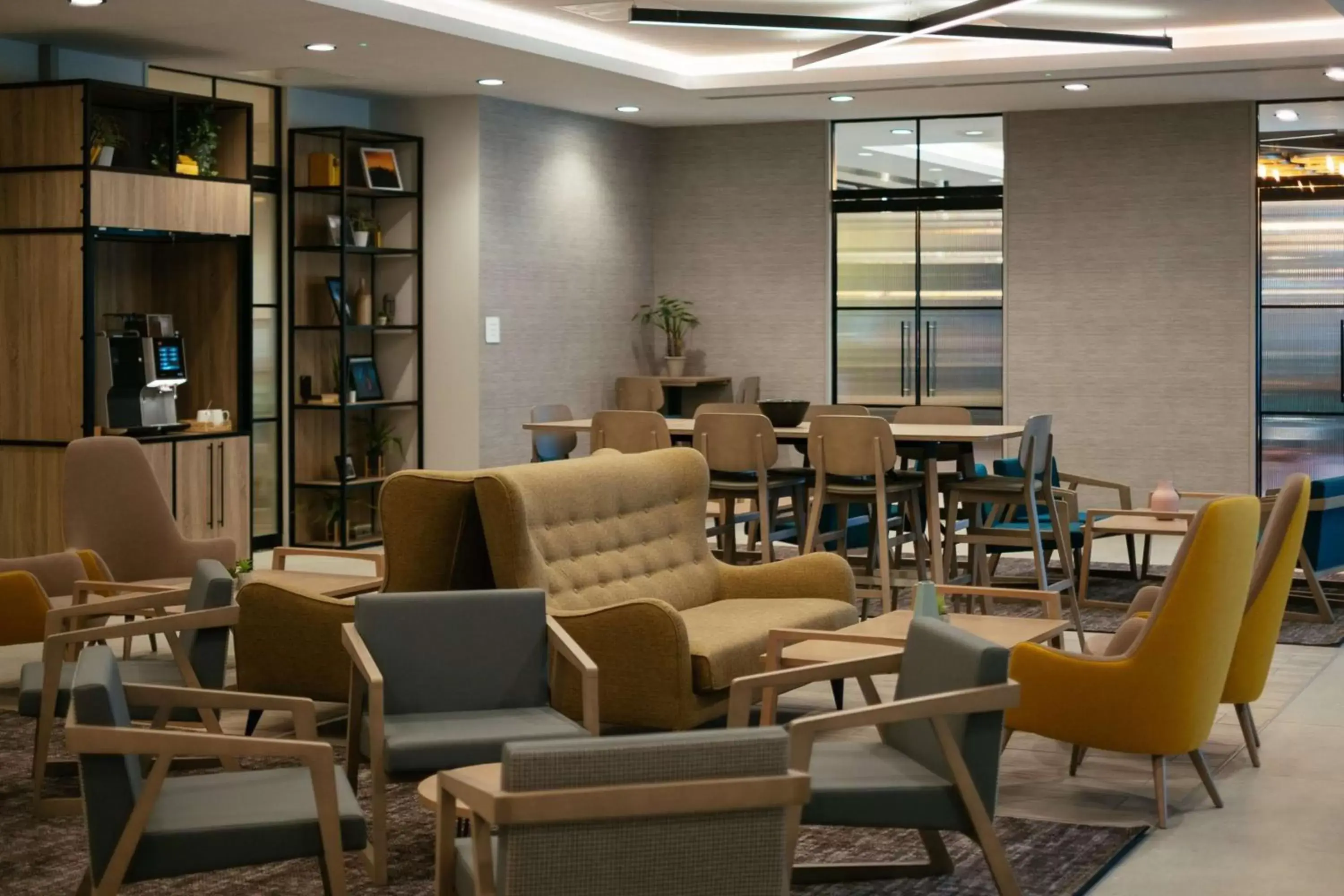 Lounge or bar in Hilton Garden Inn Snowdonia Lounge or bar in Hilton Garden Inn Snowdonia