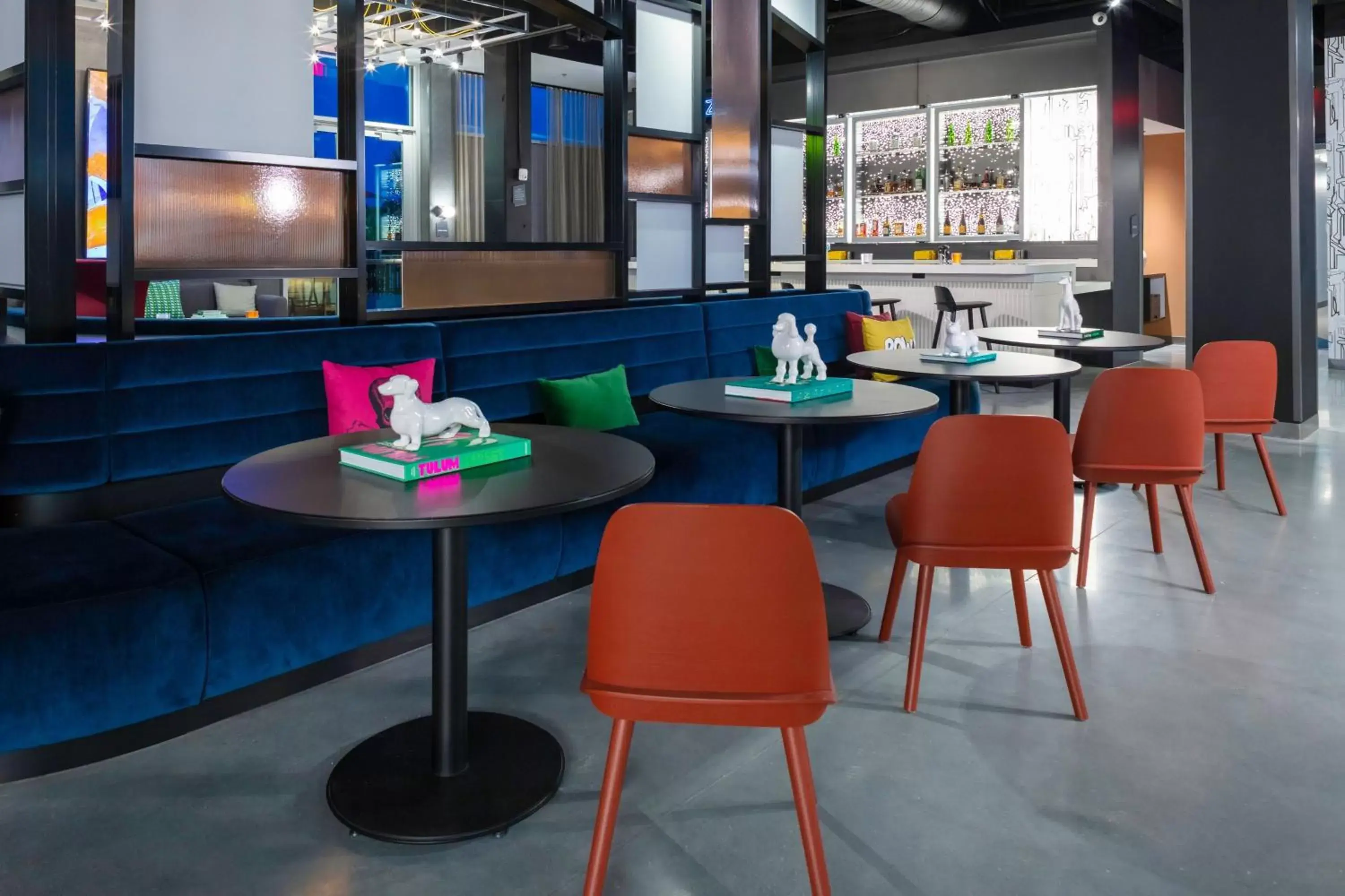 Lobby or reception, Restaurant/Places to Eat in Aloft Savannah Airport
