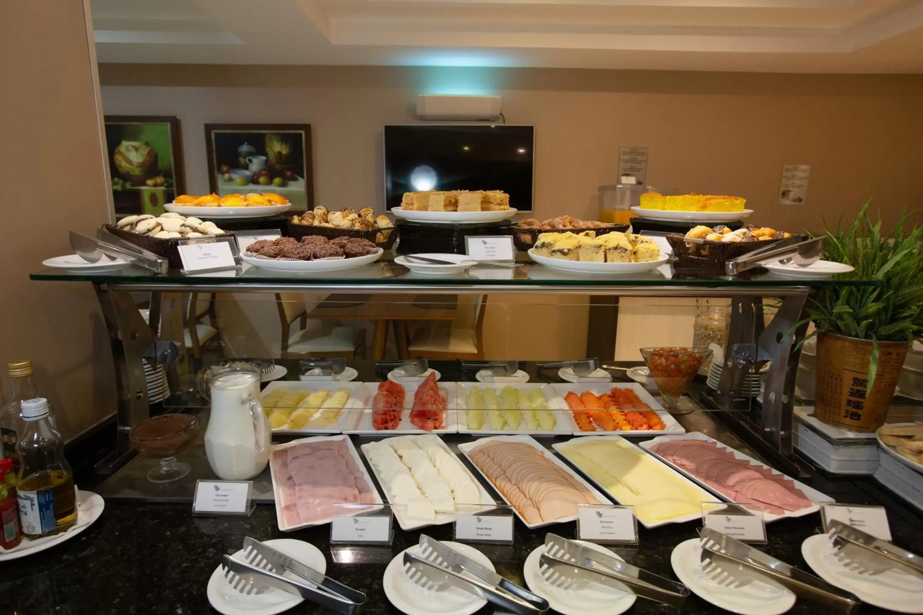 Breakfast, Food in Viale Tower Hotel