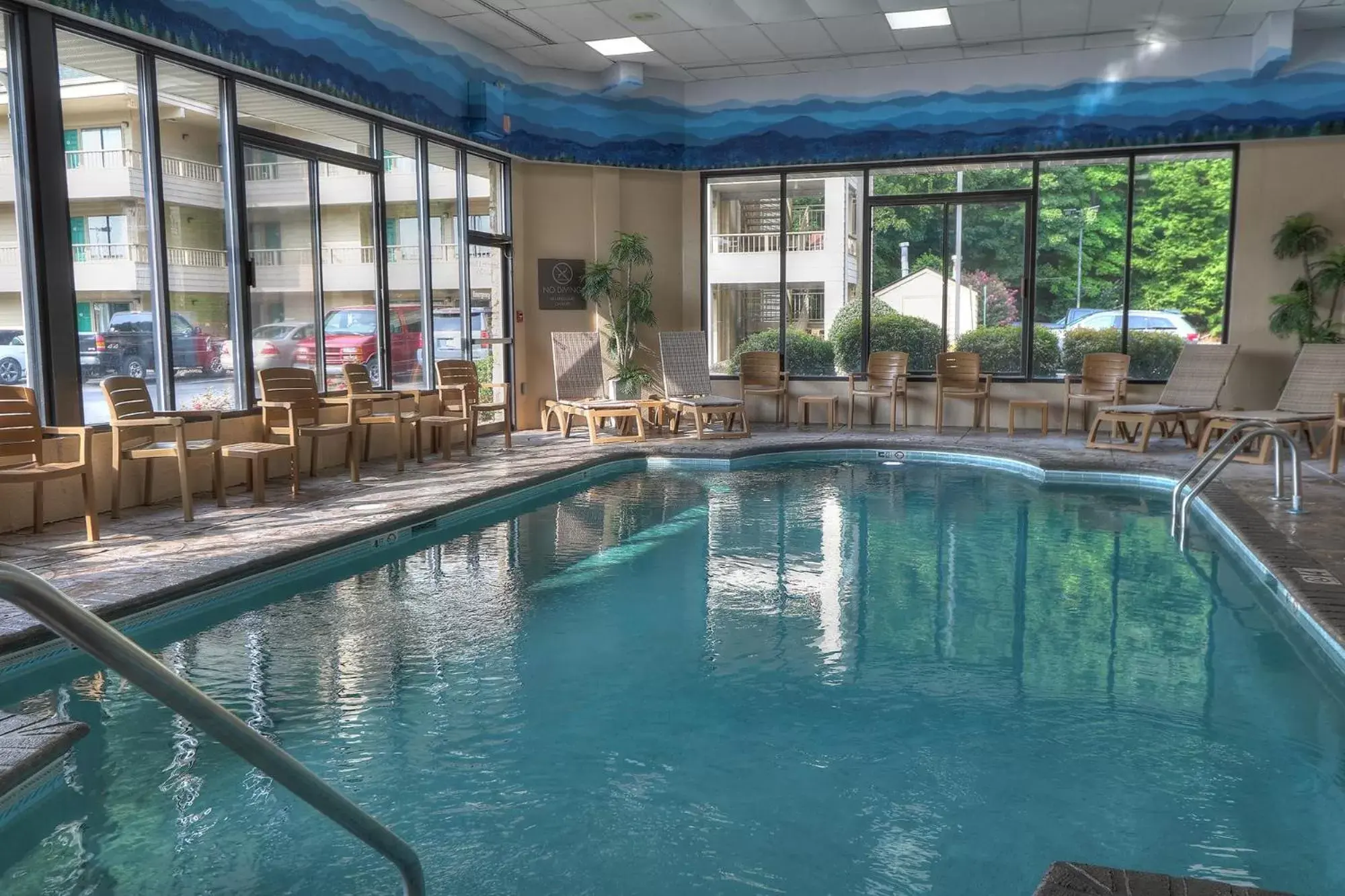 Swimming Pool in Comfort Inn & Suites at Dollywood Lane