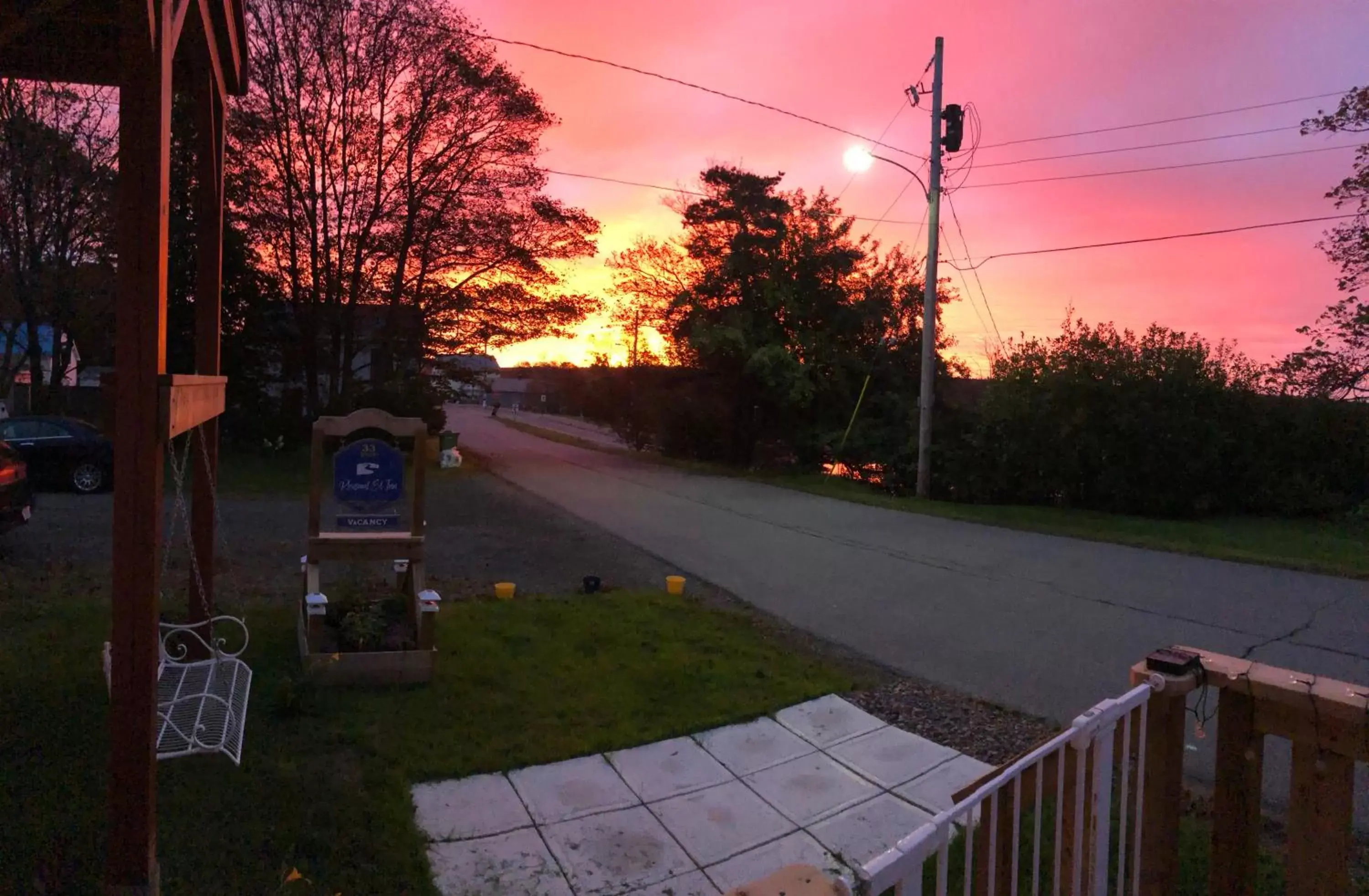 Street view in Pleasant Street Inn