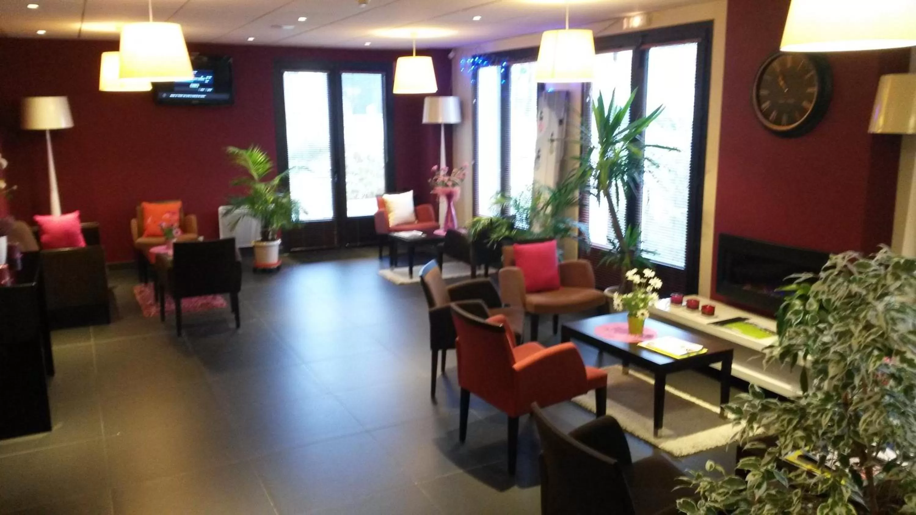 Lobby or reception in Kyriad Quimper Sud