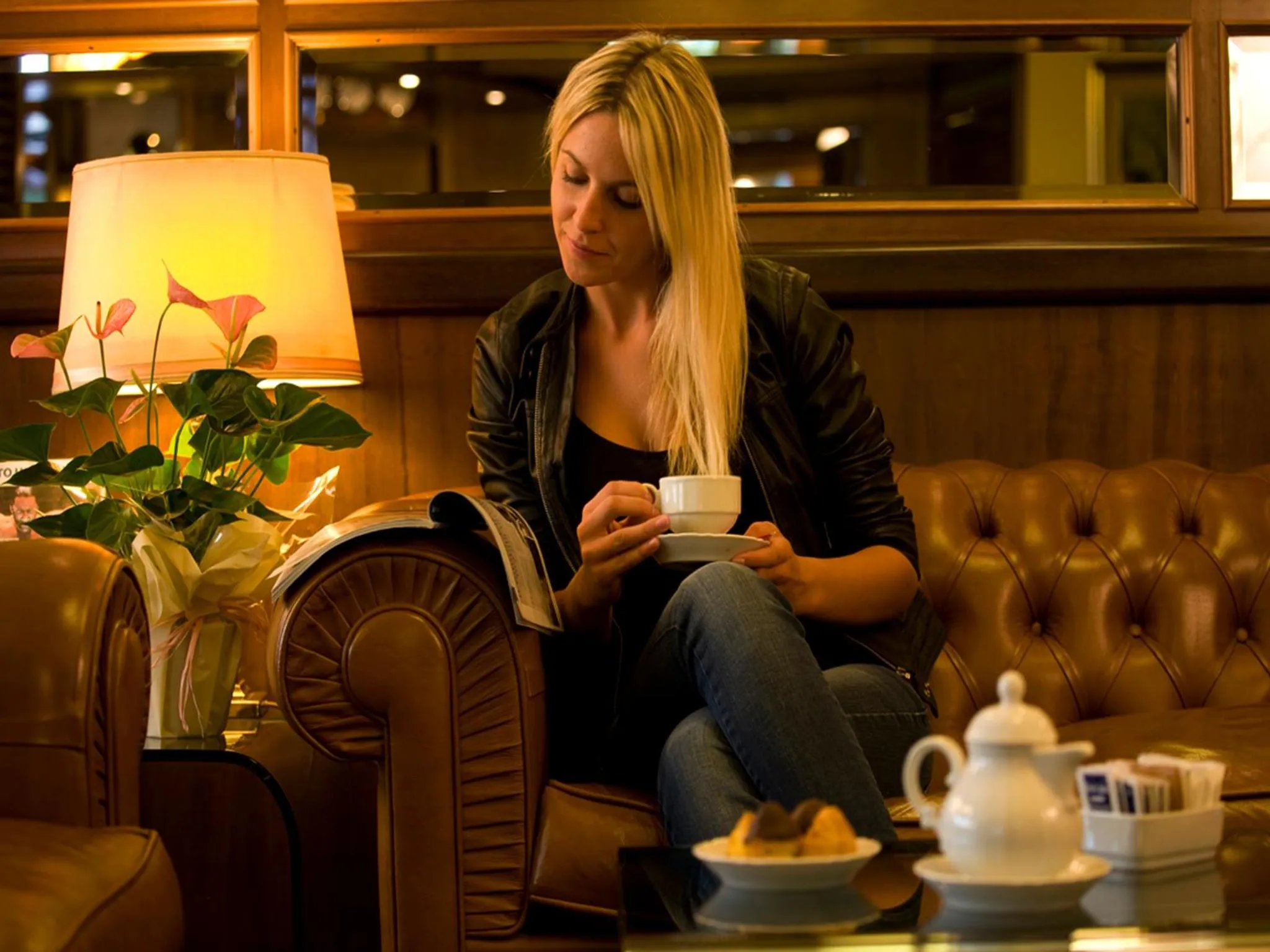 People in Hotel Savoy