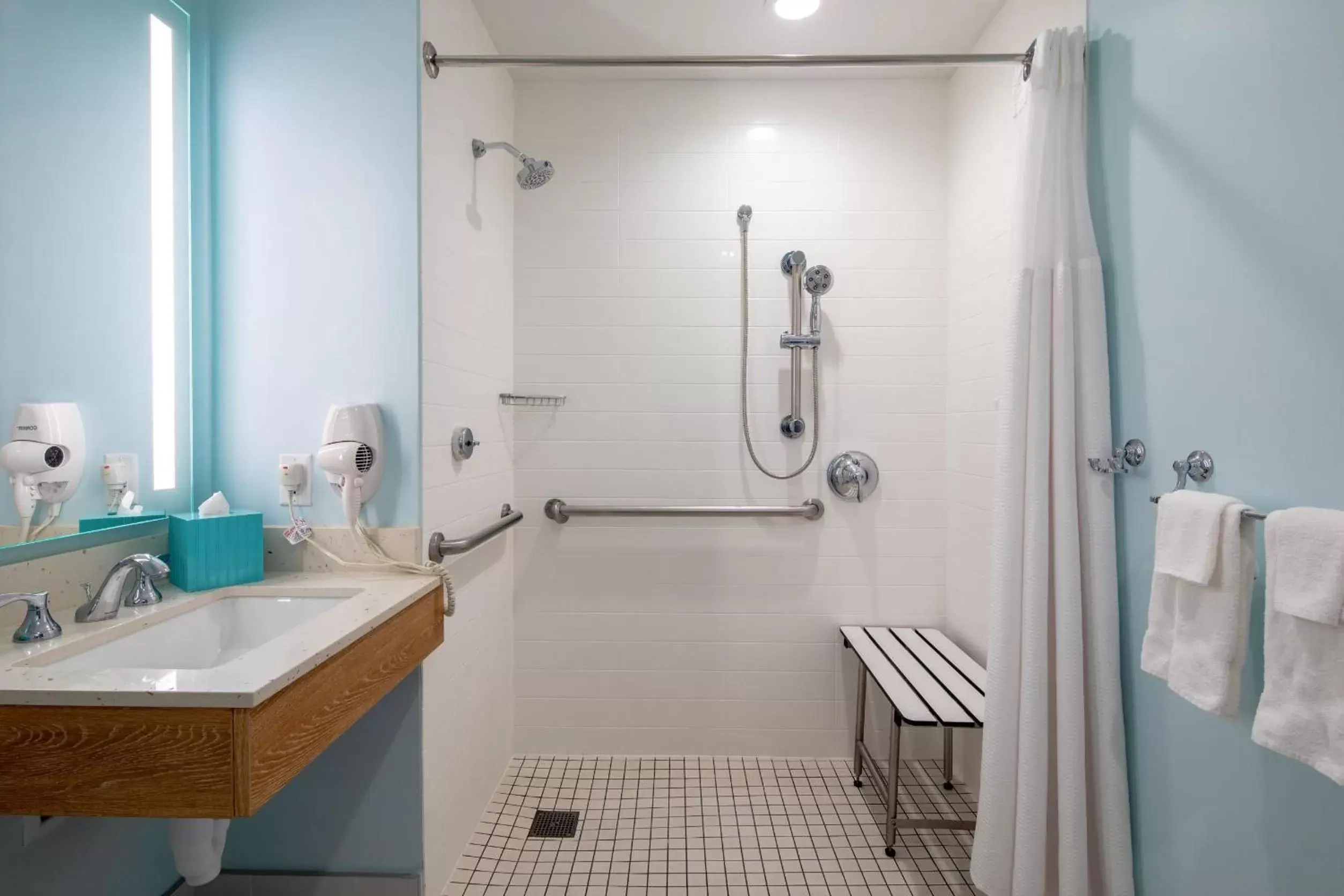 Two-Bedroom Suite with Roll-In Shower Mobility Accessible (Includes Early Park Admission) in Universal's Endless Summer Resort - Surfside Inn and Suites