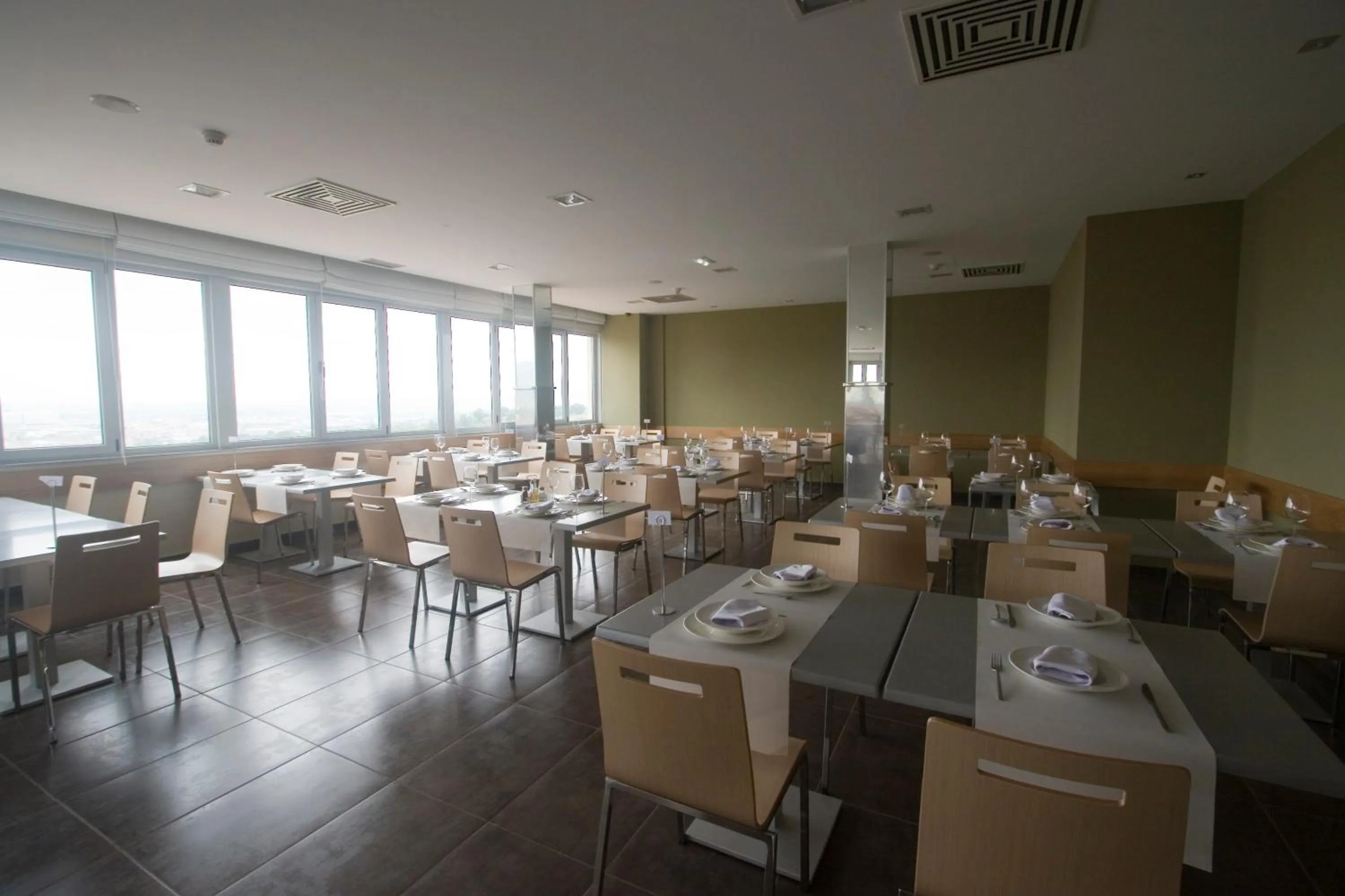 Lounge or bar in Hotel Palacio de Asturias