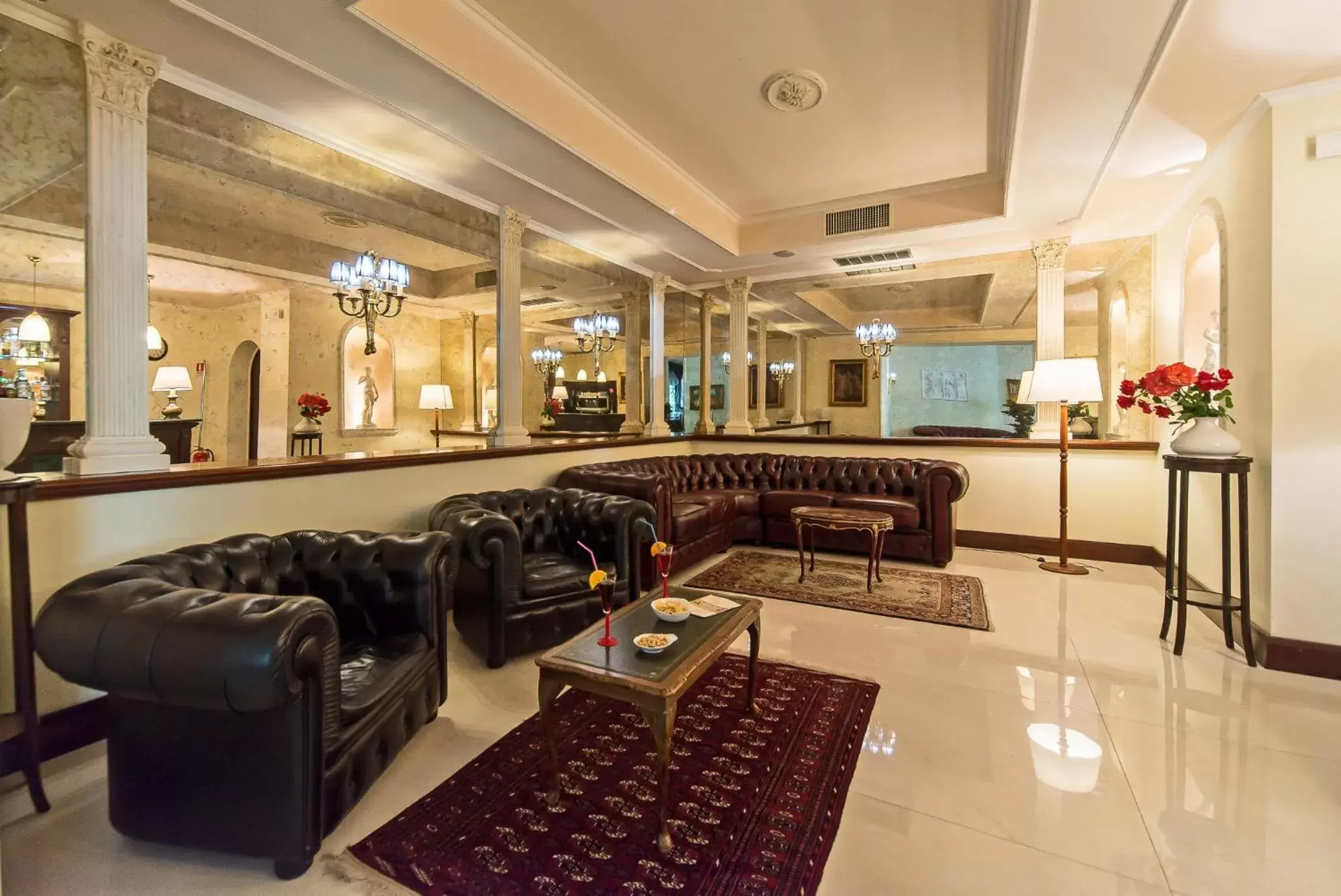 Lounge or bar, Lobby/Reception in Hotel Columbus sul Lago