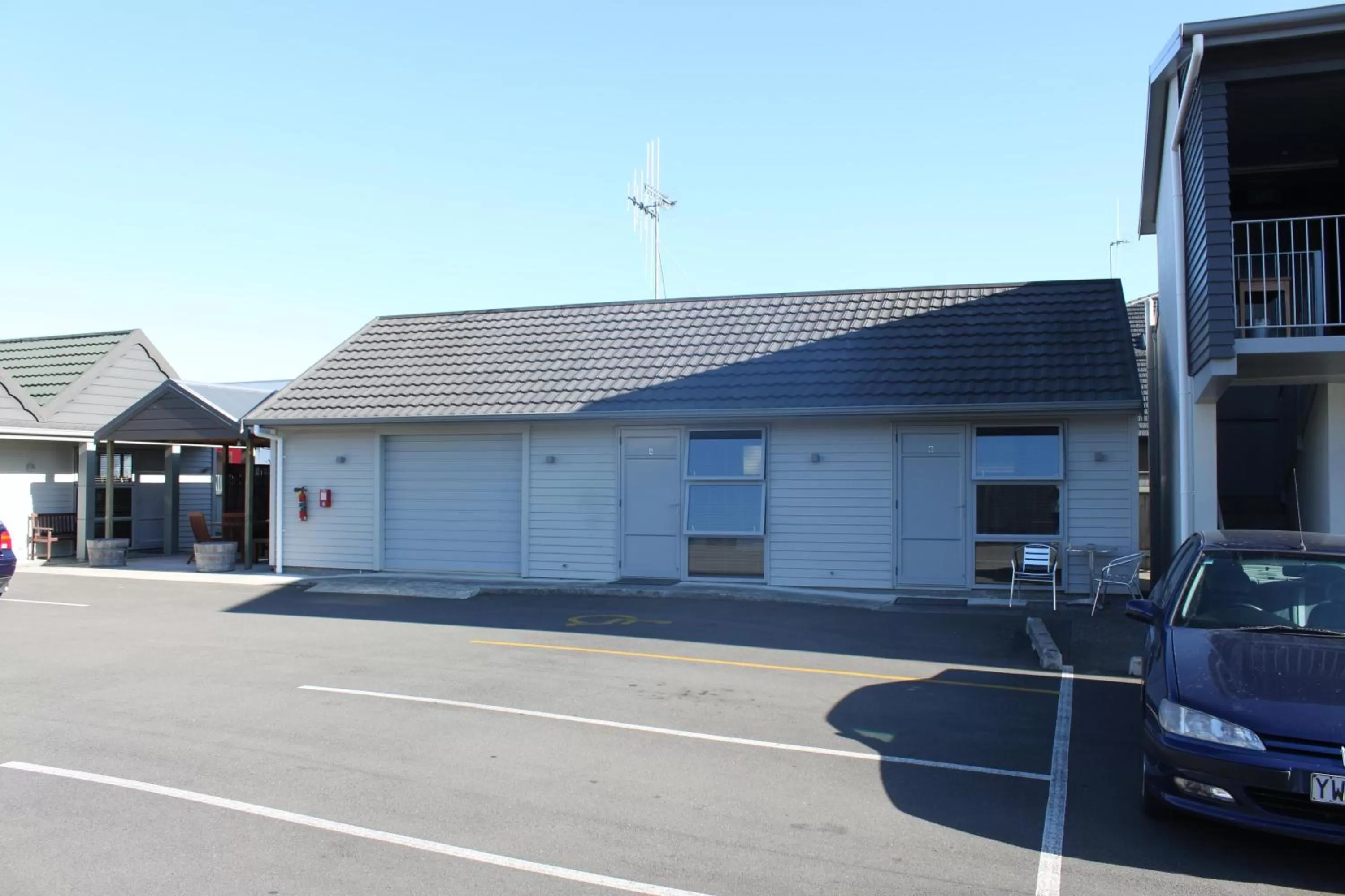 Area and facilities in Big Five Motel