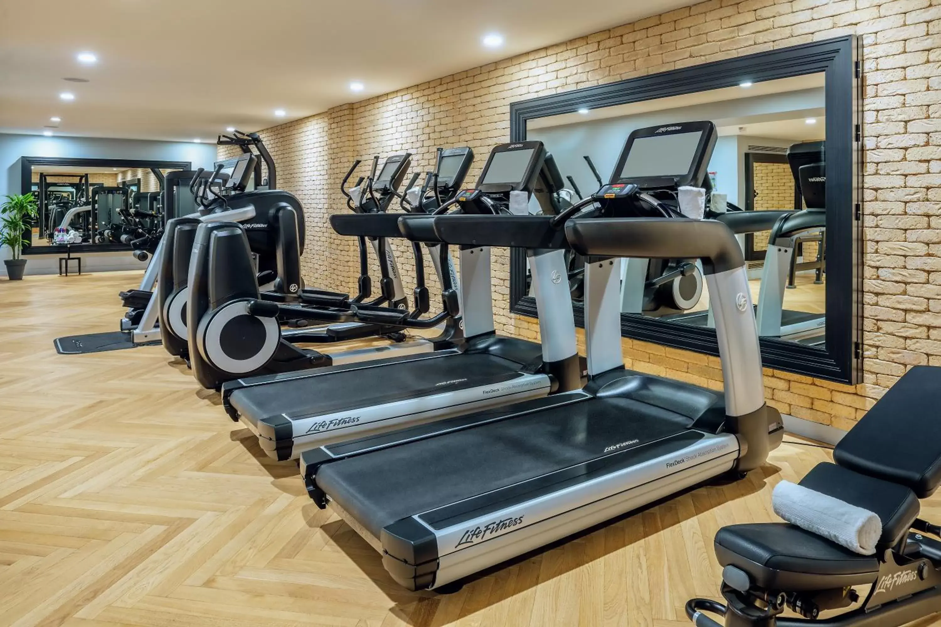 Fitness centre/facilities, Fitness Center/Facilities in La Clef Tour Eiffel Paris by The Crest Collection