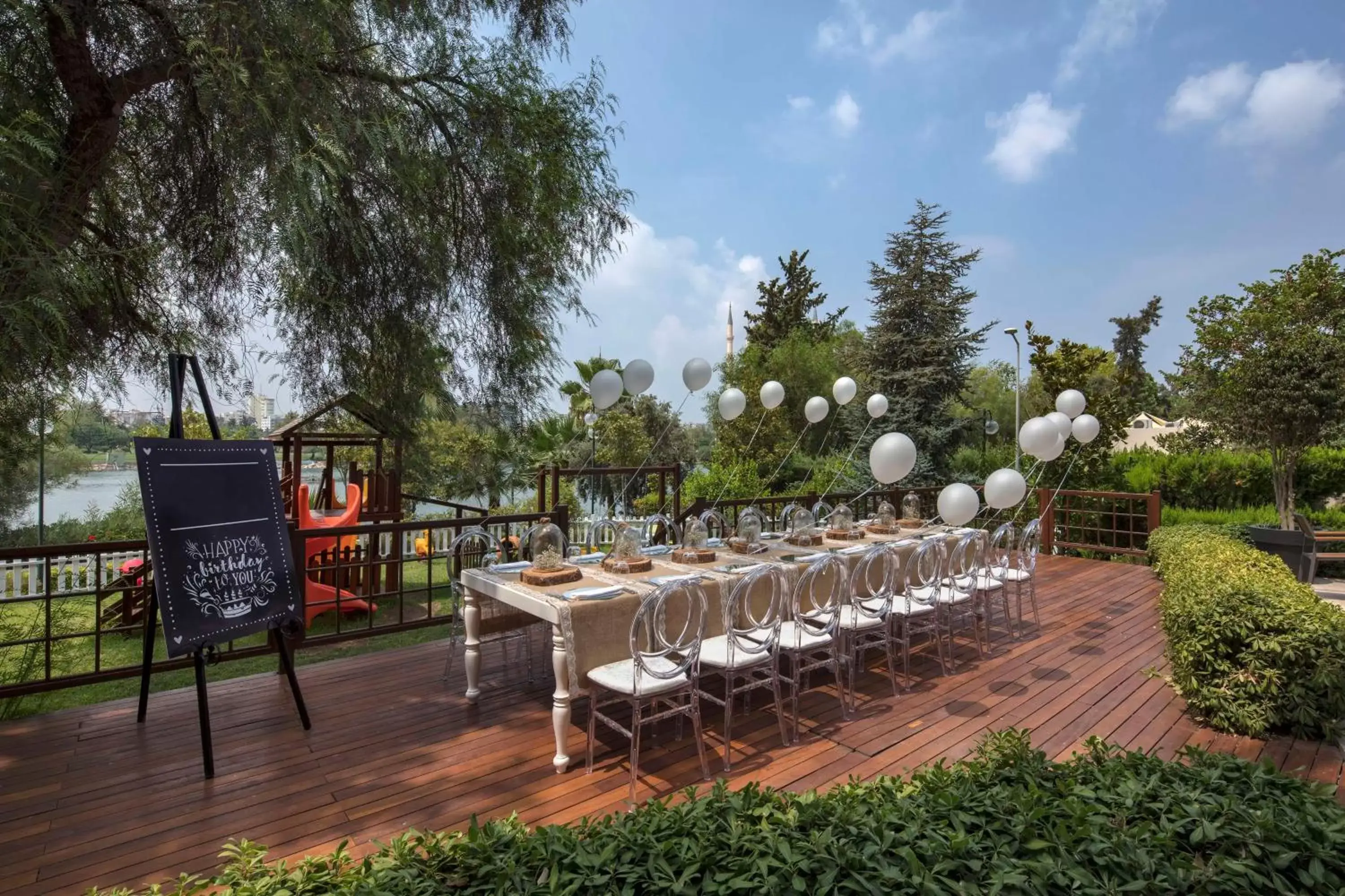 Dining area in Adana HiltonSA Hotel