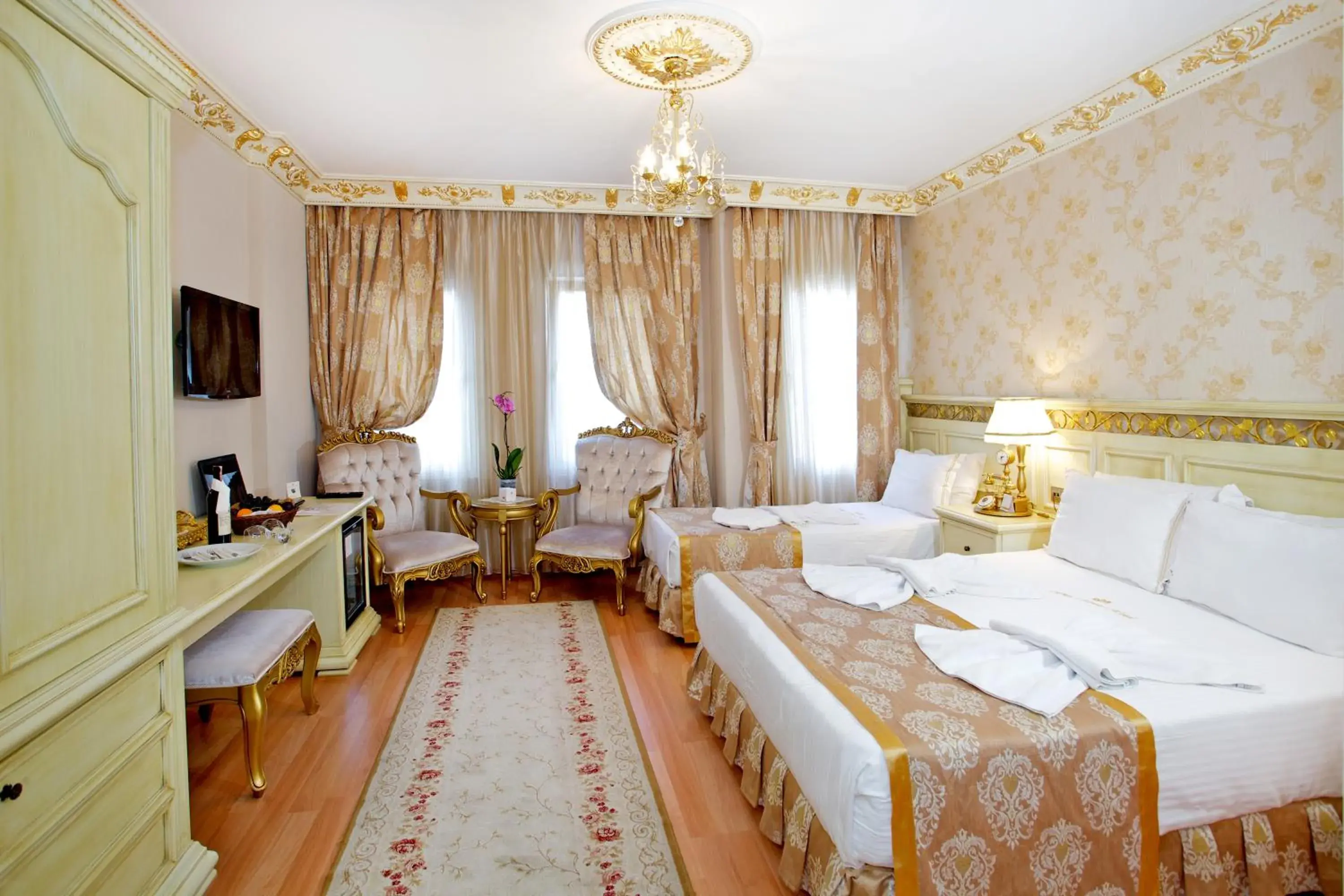 Photo of the whole room in White House Hotel Istanbul
