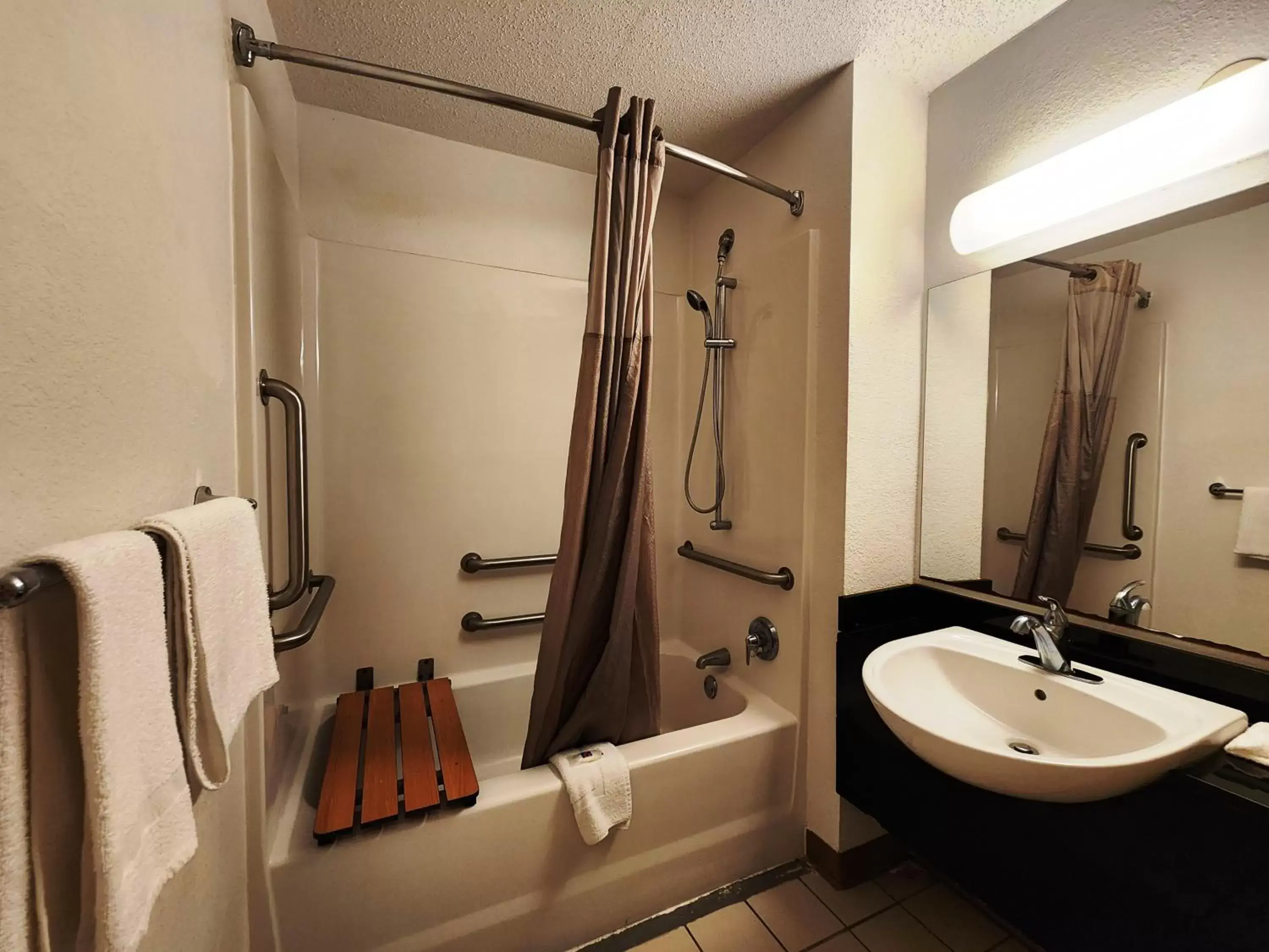 Shower, Bathroom in Motel 6-Baytown, TX - Baytown East