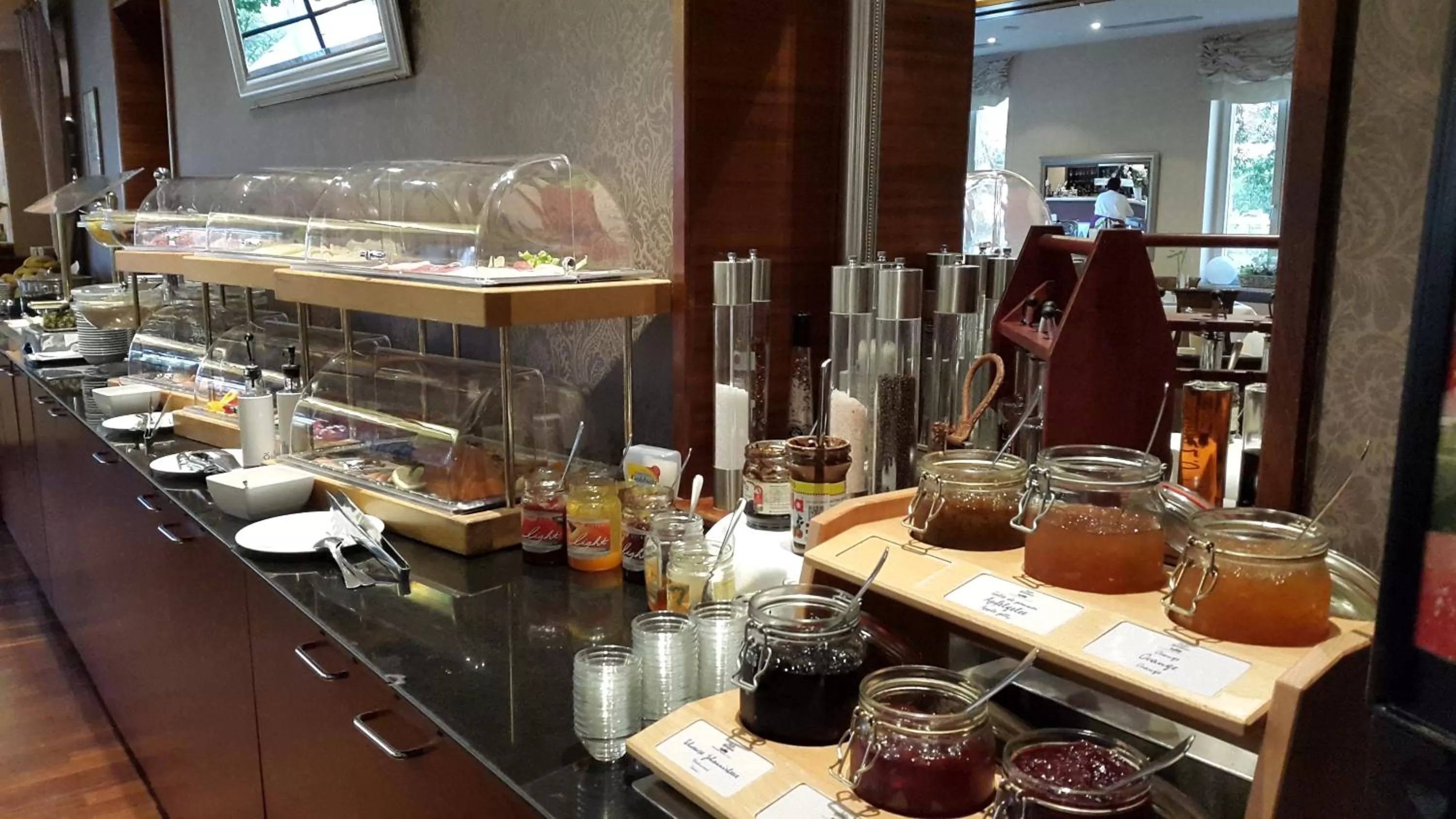 Restaurant/places to eat in SORAT Insel-Hotel Regensburg