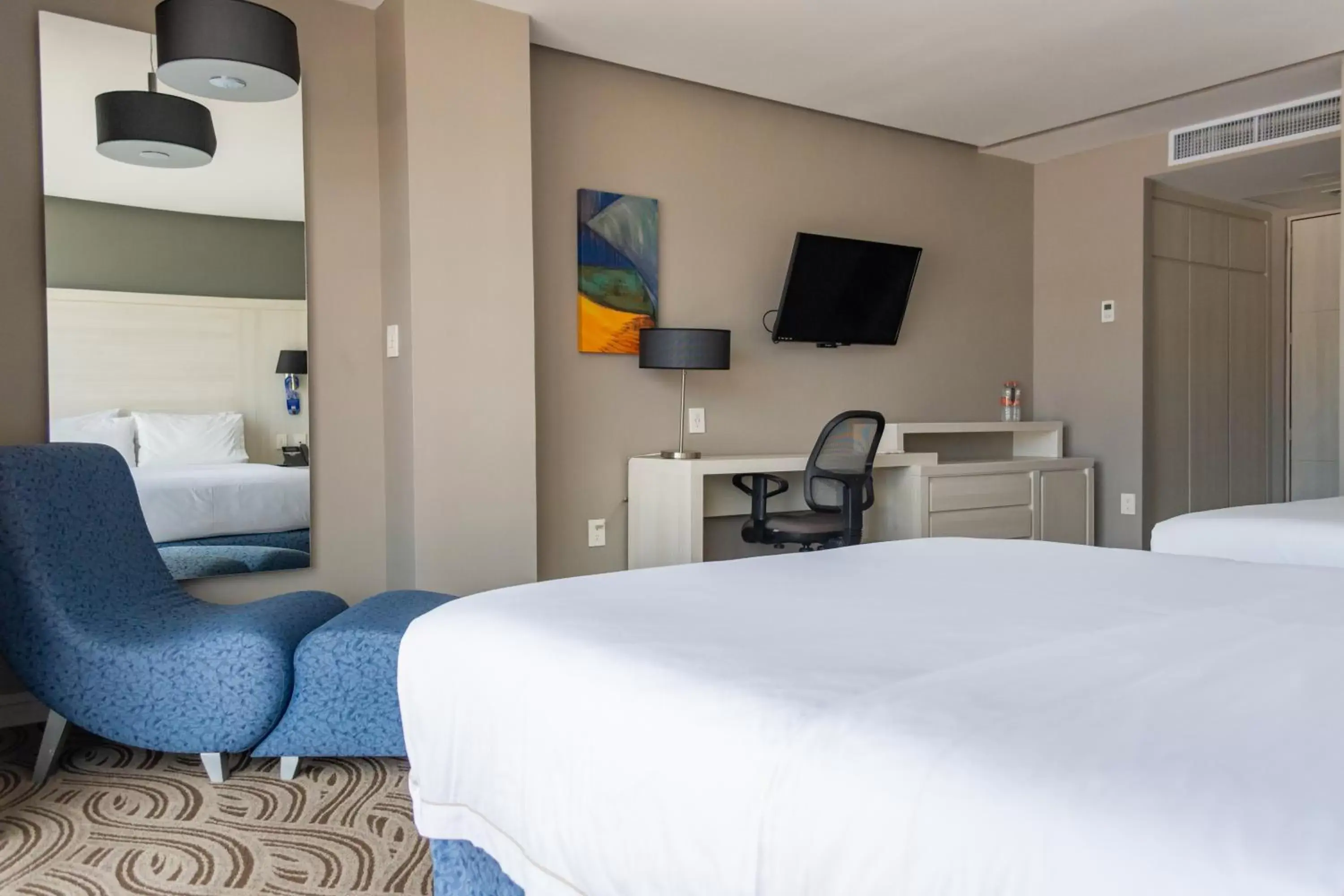 Bedroom, Bed in Holiday Inn Express Pachuca, an IHG Hotel