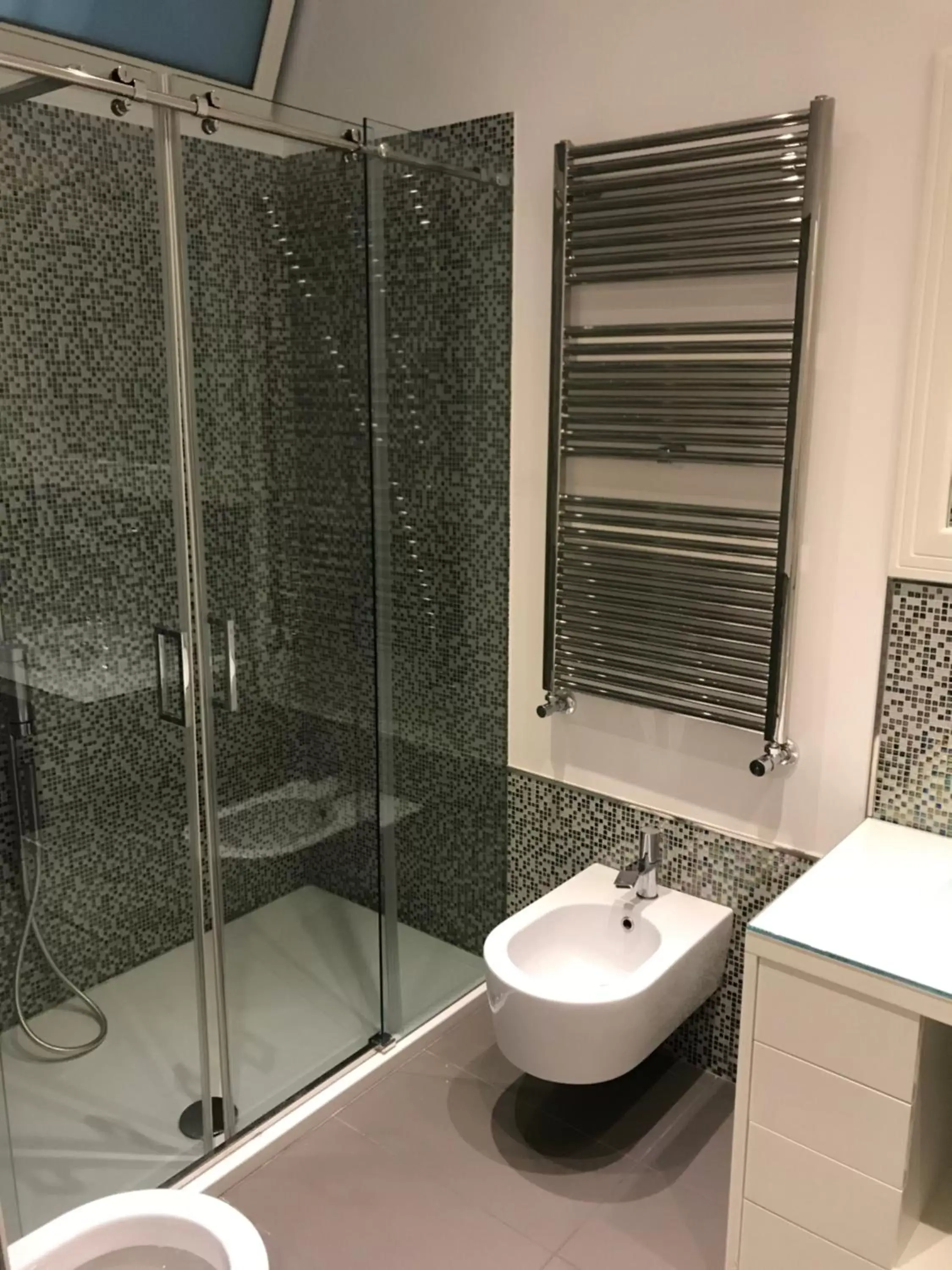 Shower, Bathroom in ROOM 110 BARI -guesthouse-