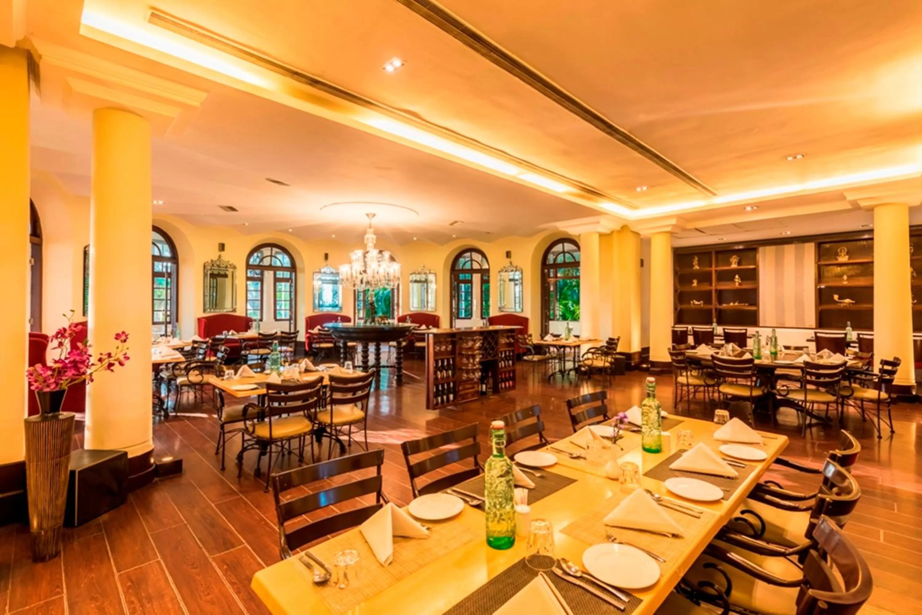 Restaurant/places to eat in Royal Orchid Brindavan Garden Mysore