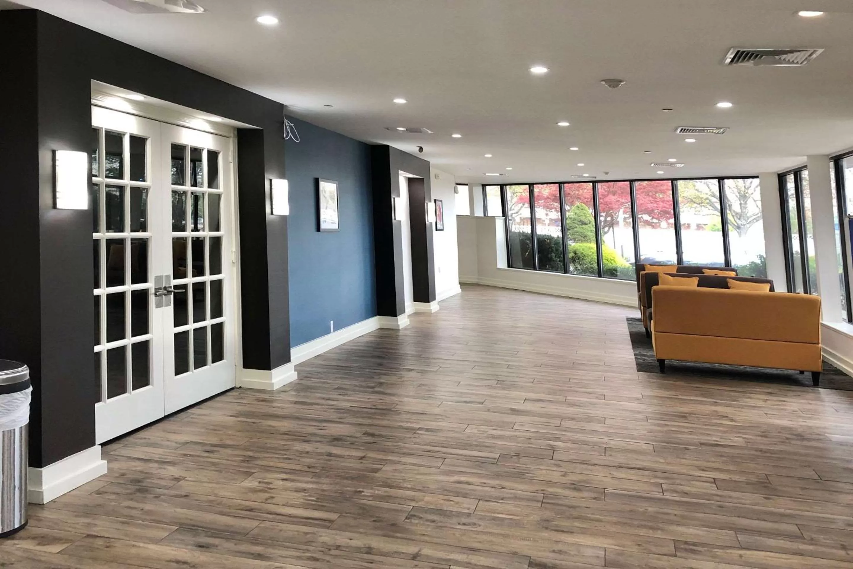 Lobby or reception in Somerset Lofts