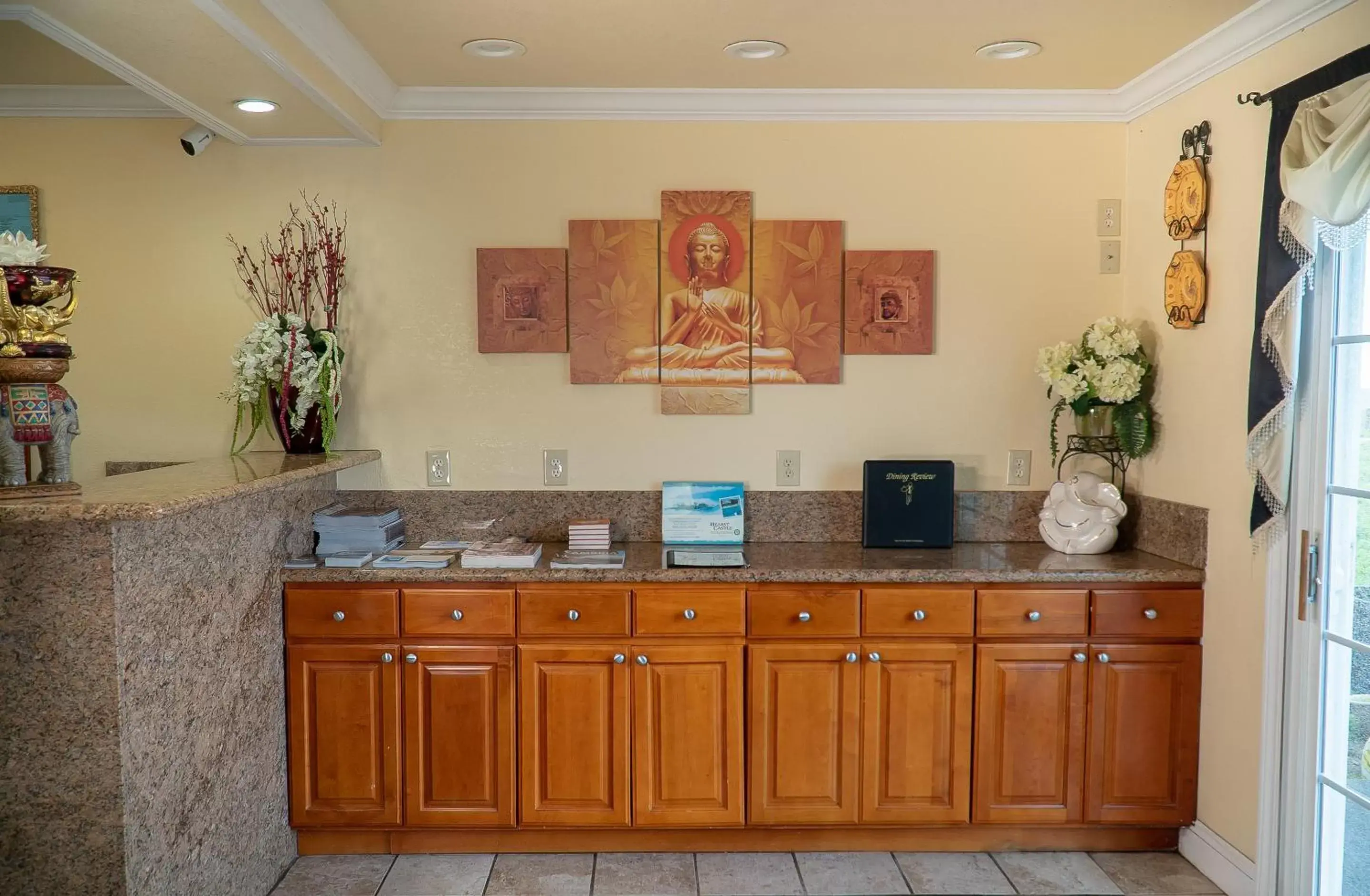 Decorative detail, Lobby/Reception in Sea Breeze Inn - San Simeon