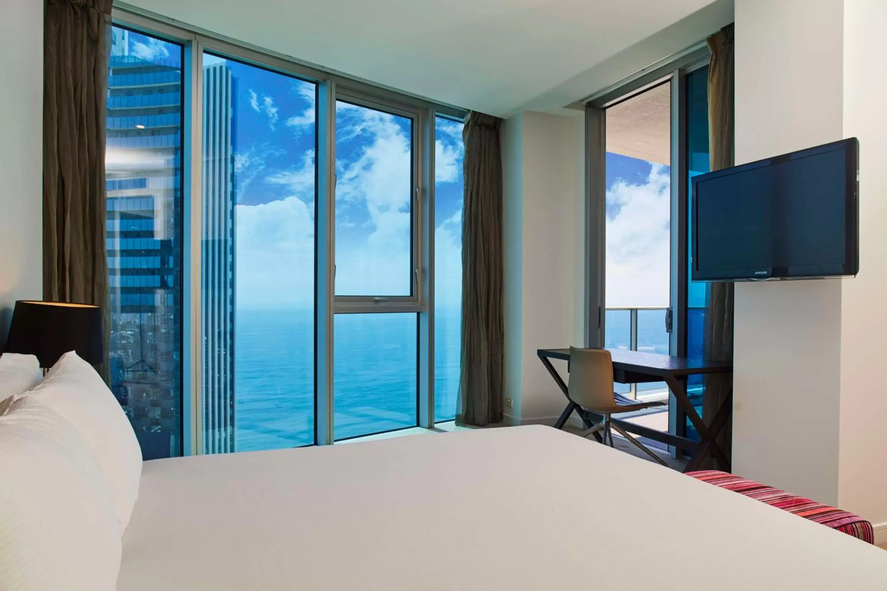 Bedroom, Bed in Hilton Surfers Paradise Hotel & Residences