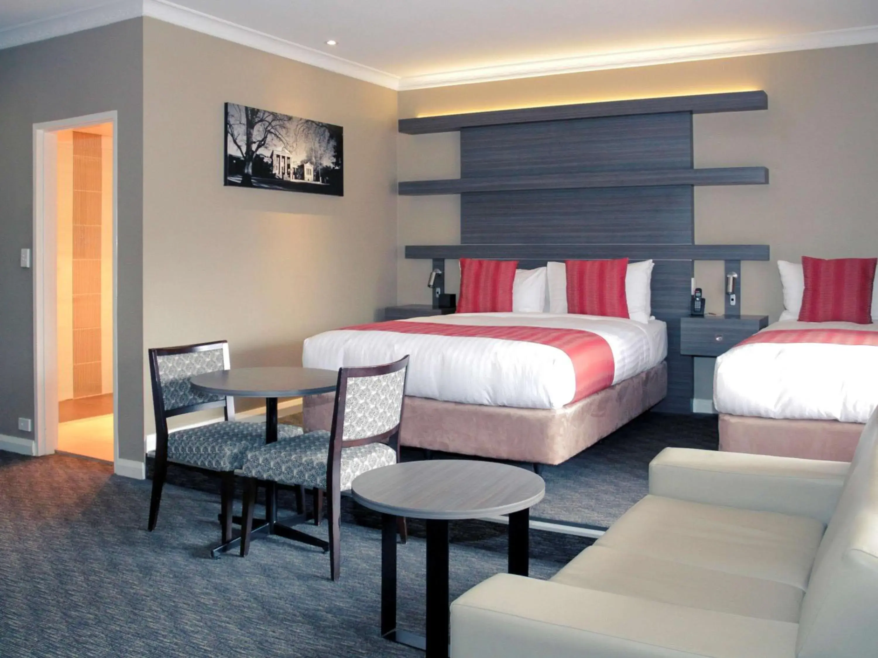 Photo of the whole room, Bed in Mercure Orange