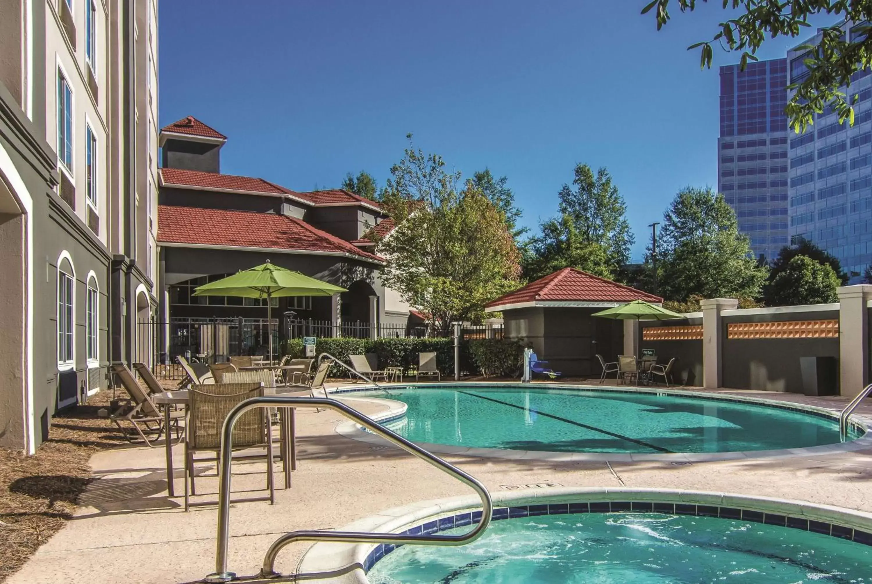 On site, Swimming Pool in La Quinta by Wyndham Atlanta Perimeter Medical