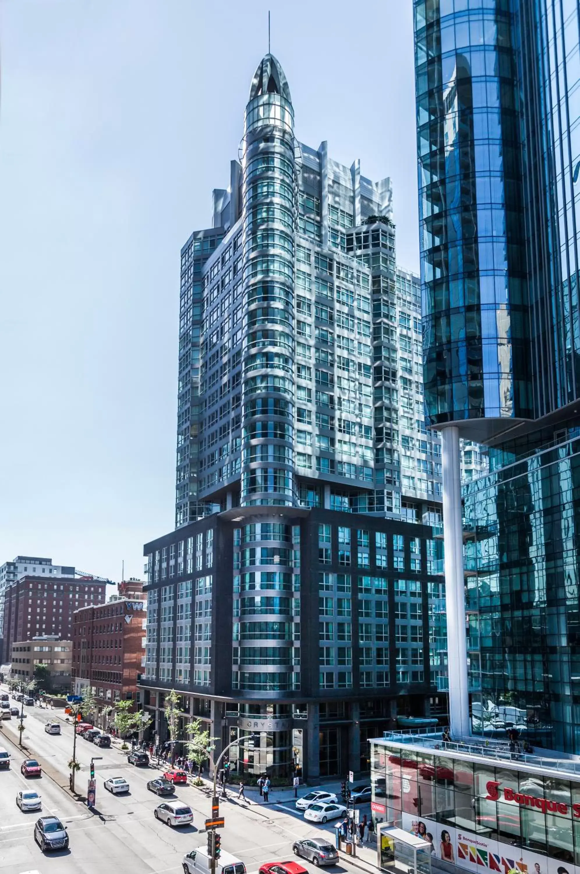 Property building in Warwick Le Crystal - Montréal