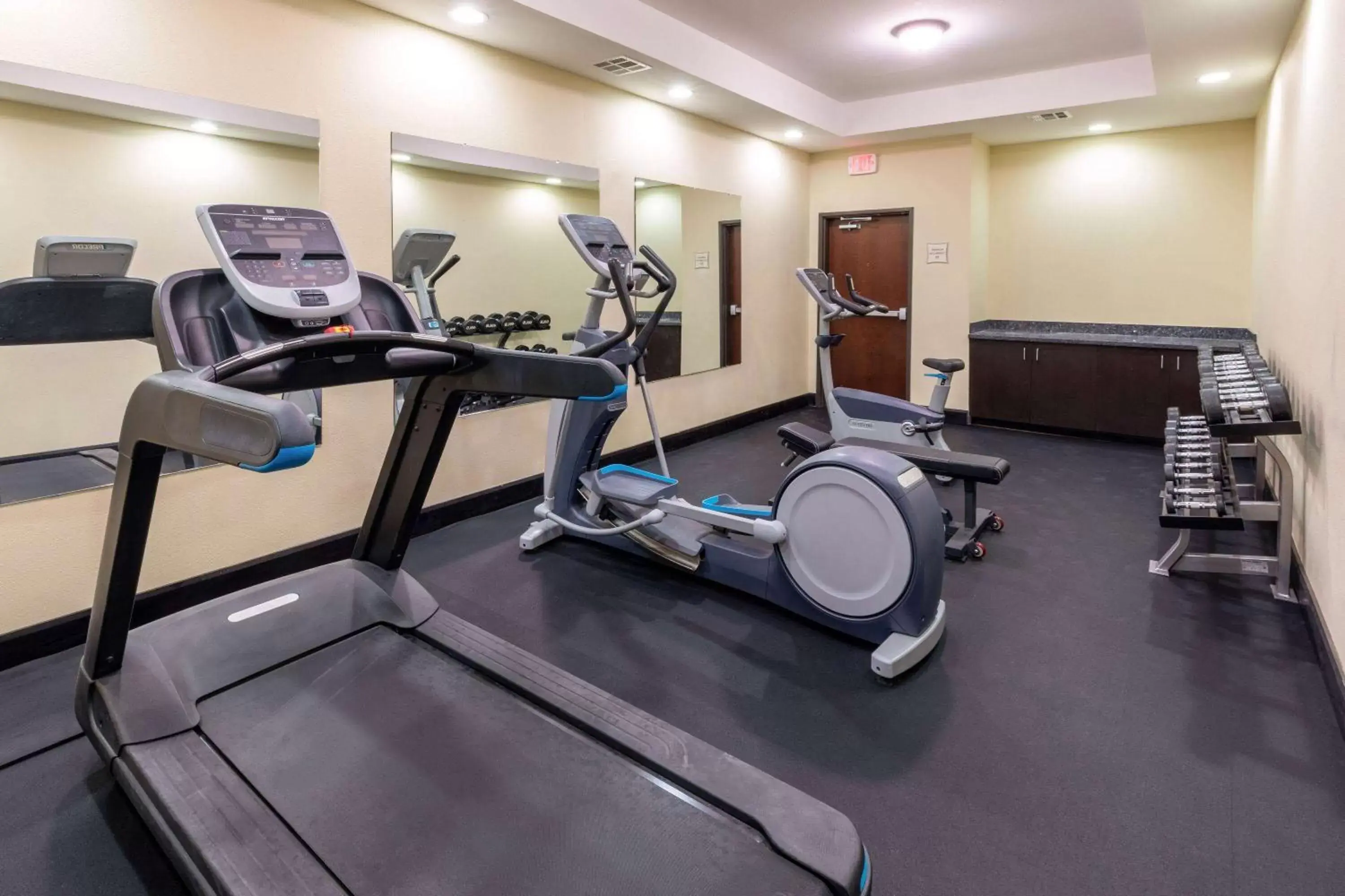 Fitness Center/Facilities in La Quinta Inn & Suites by Wyndham Durant