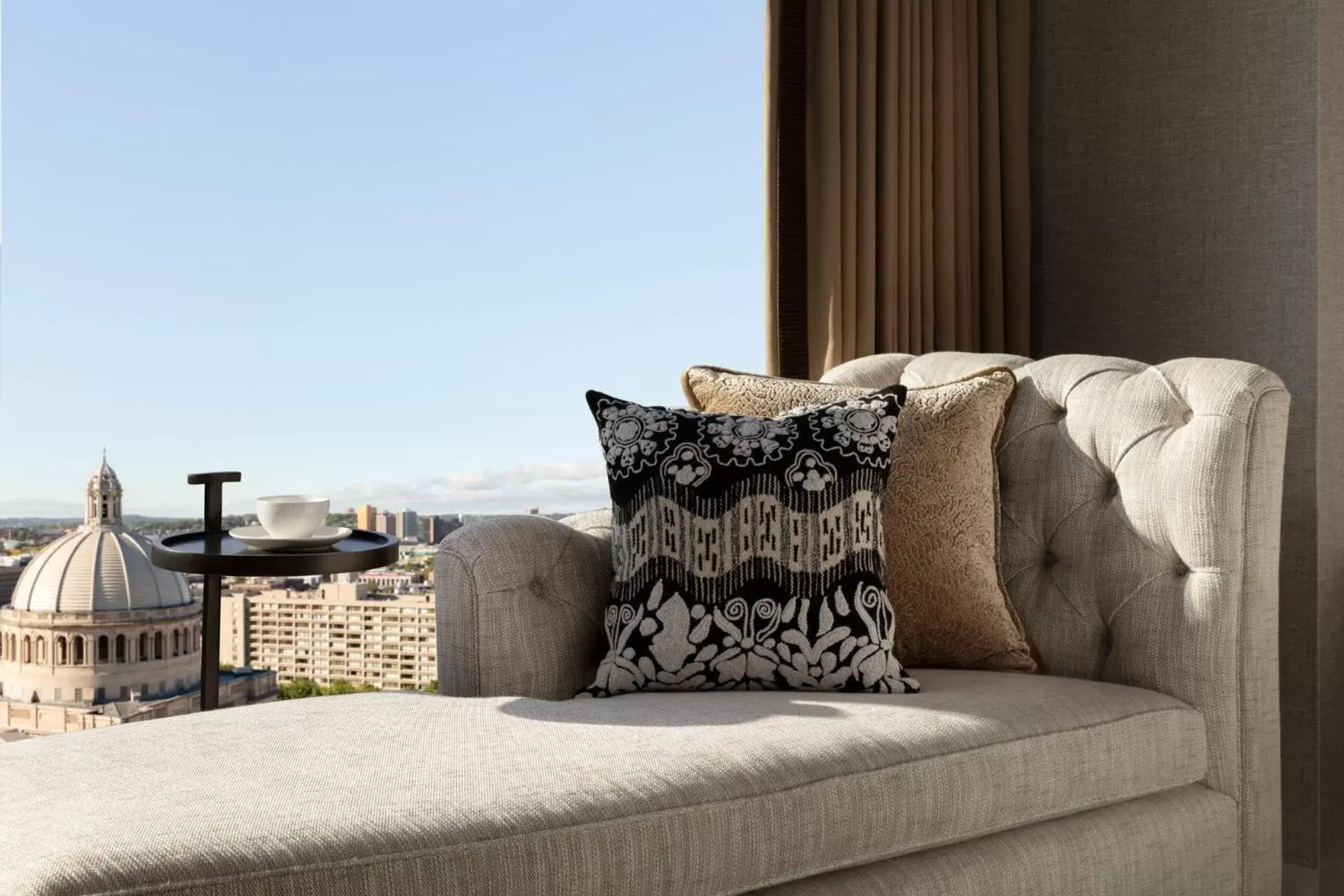 City view, Seating Area in Four Seasons Hotel One Dalton Street, Boston