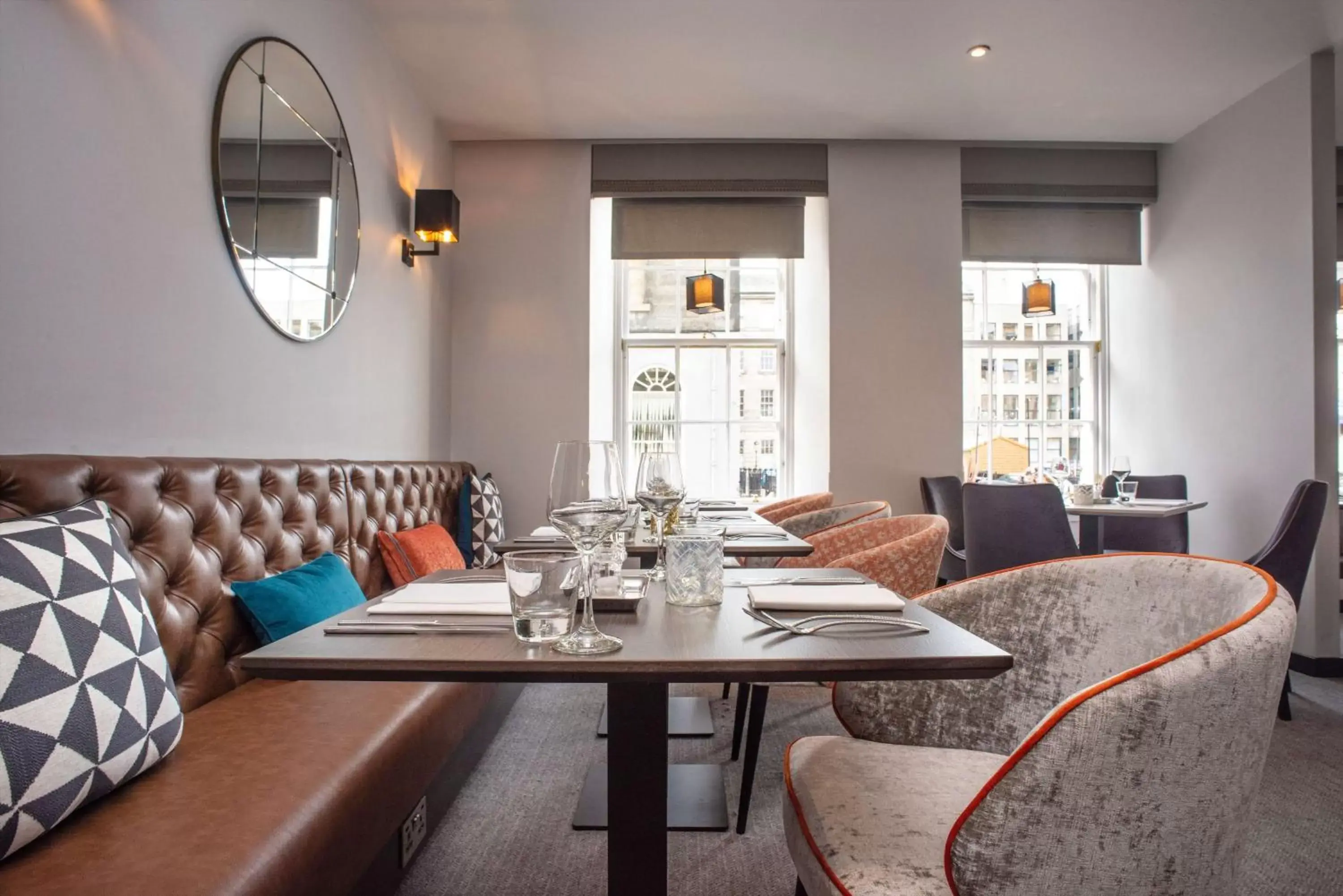 Restaurant/places to eat in Ten Hill Place Restaurant/places to eat in Ten Hill Place