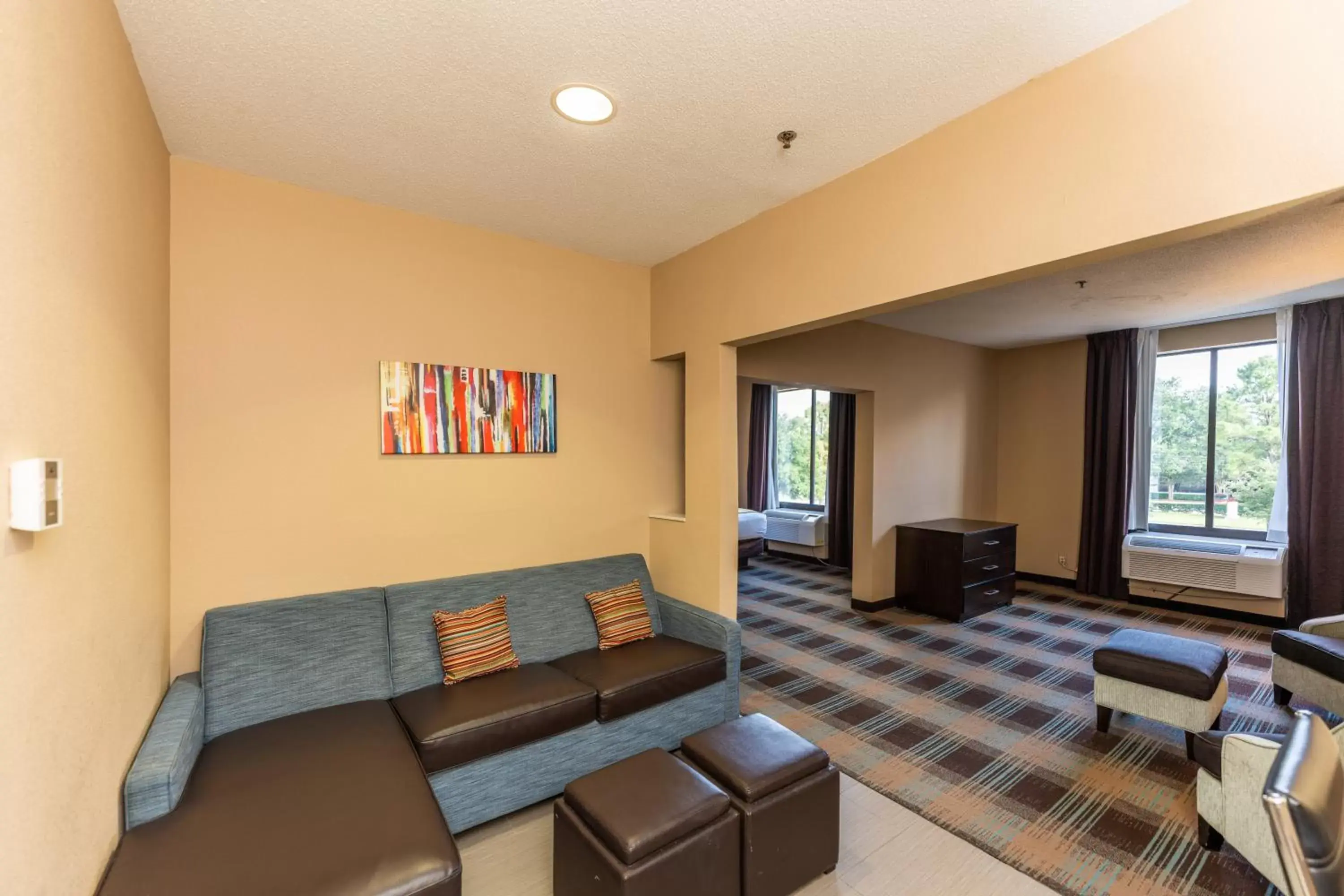 Seating Area in Comfort Suites Houston West At Clay Road