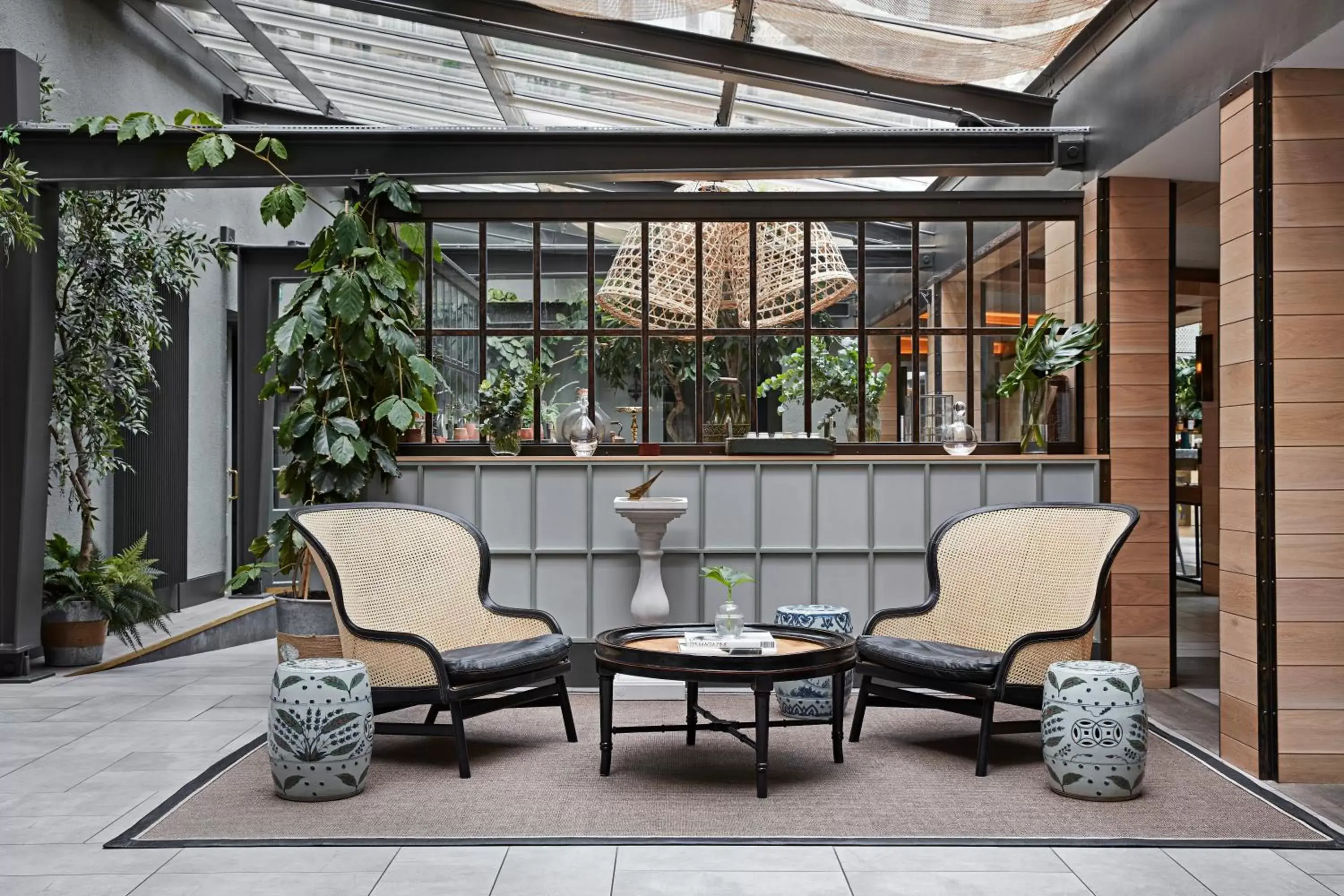 Seating area in Kimpton - Charlotte Square, an IHG Hotel