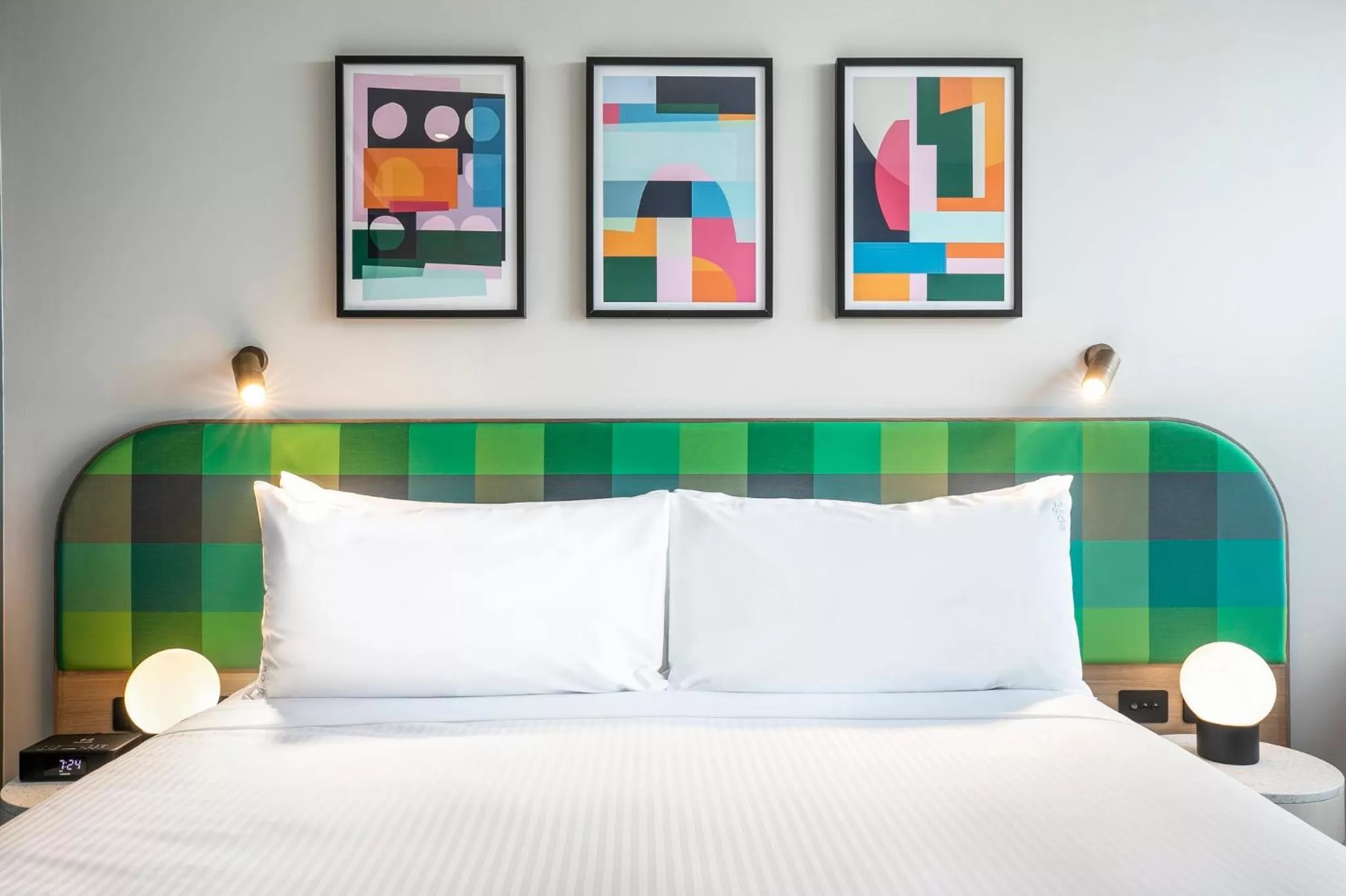 Photo of the whole room, Bed in Holiday Inn Werribee by IHG