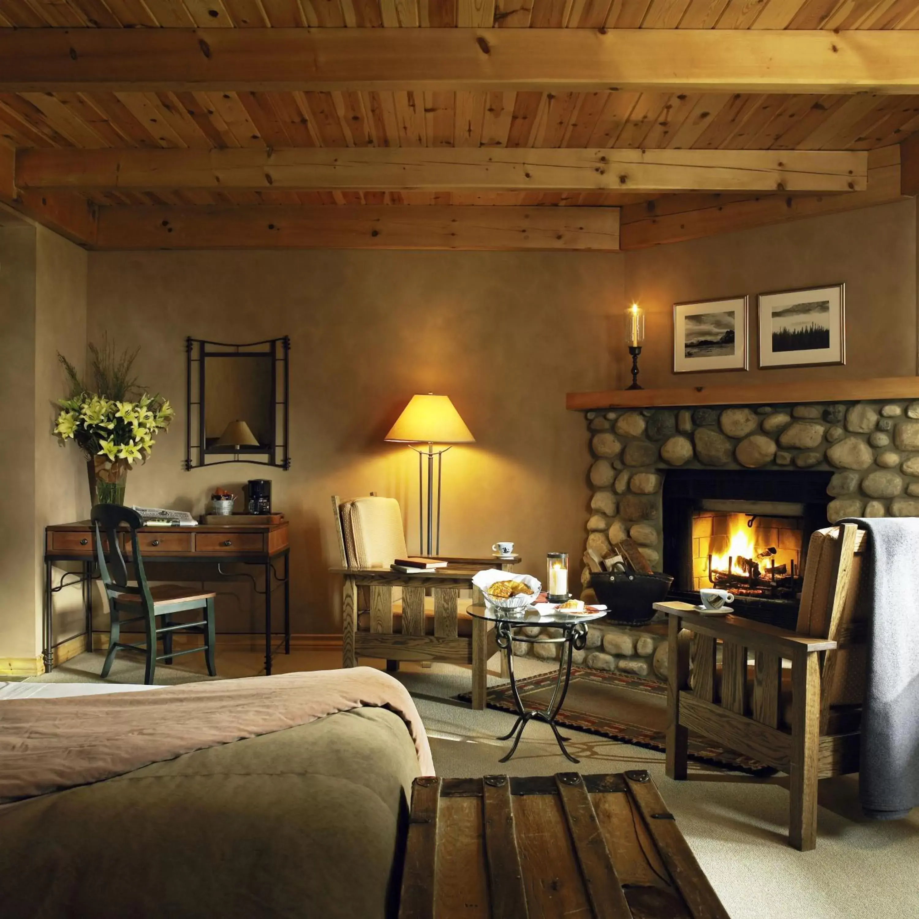 Photo of the whole room, Seating Area in Buffalo Mountain Lodge