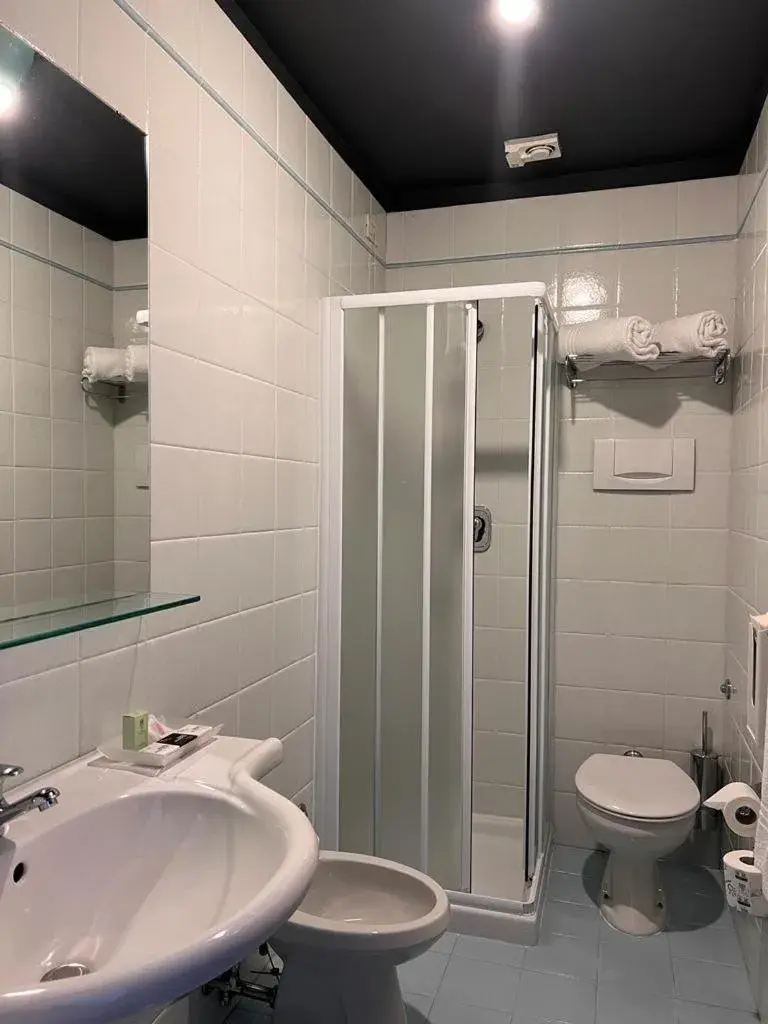 Bathroom in Hotel Villa Miravalle