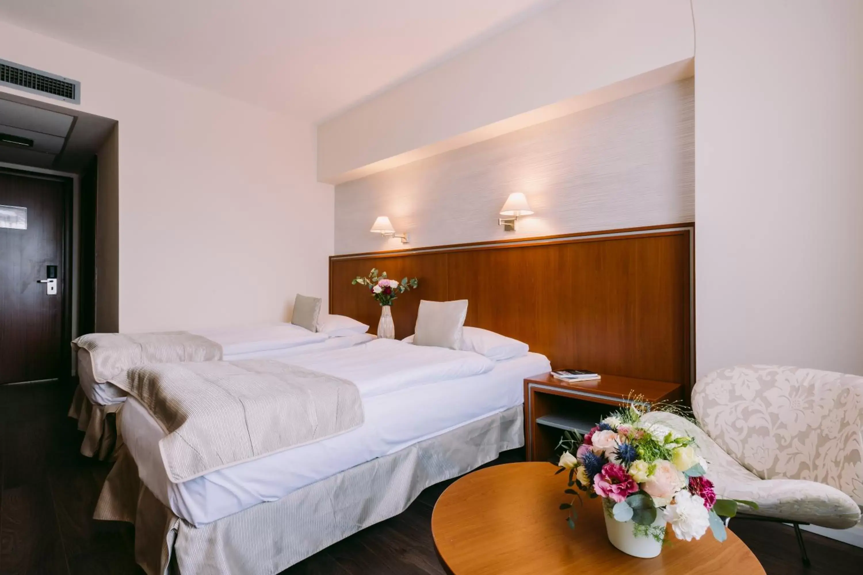 Bed in Hotel Timisoara