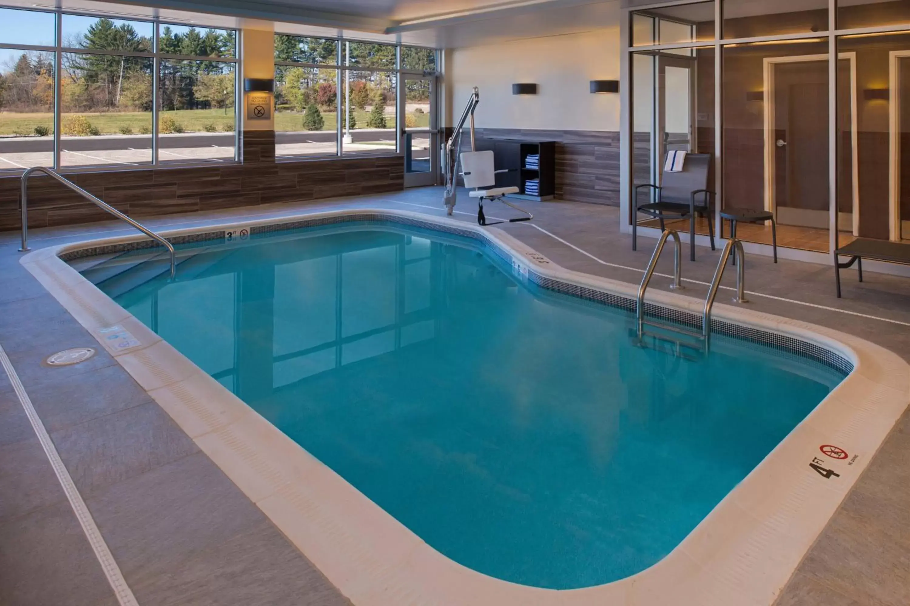 Swimming Pool in Fairfield Inn & Suites by Marriott Akron Stow