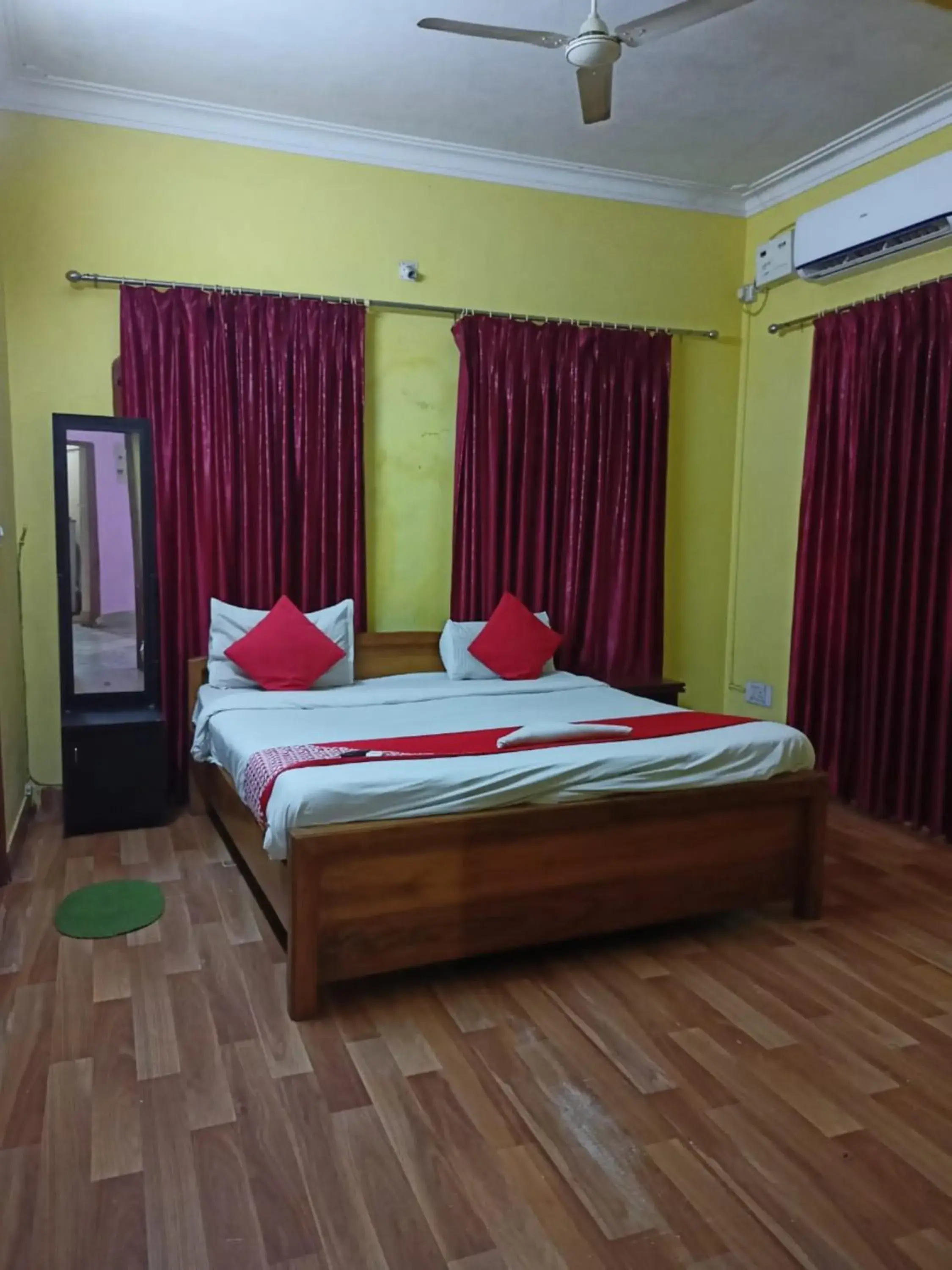 Bed in Goroomgo Pink Villa Guest House Bhubaneswar