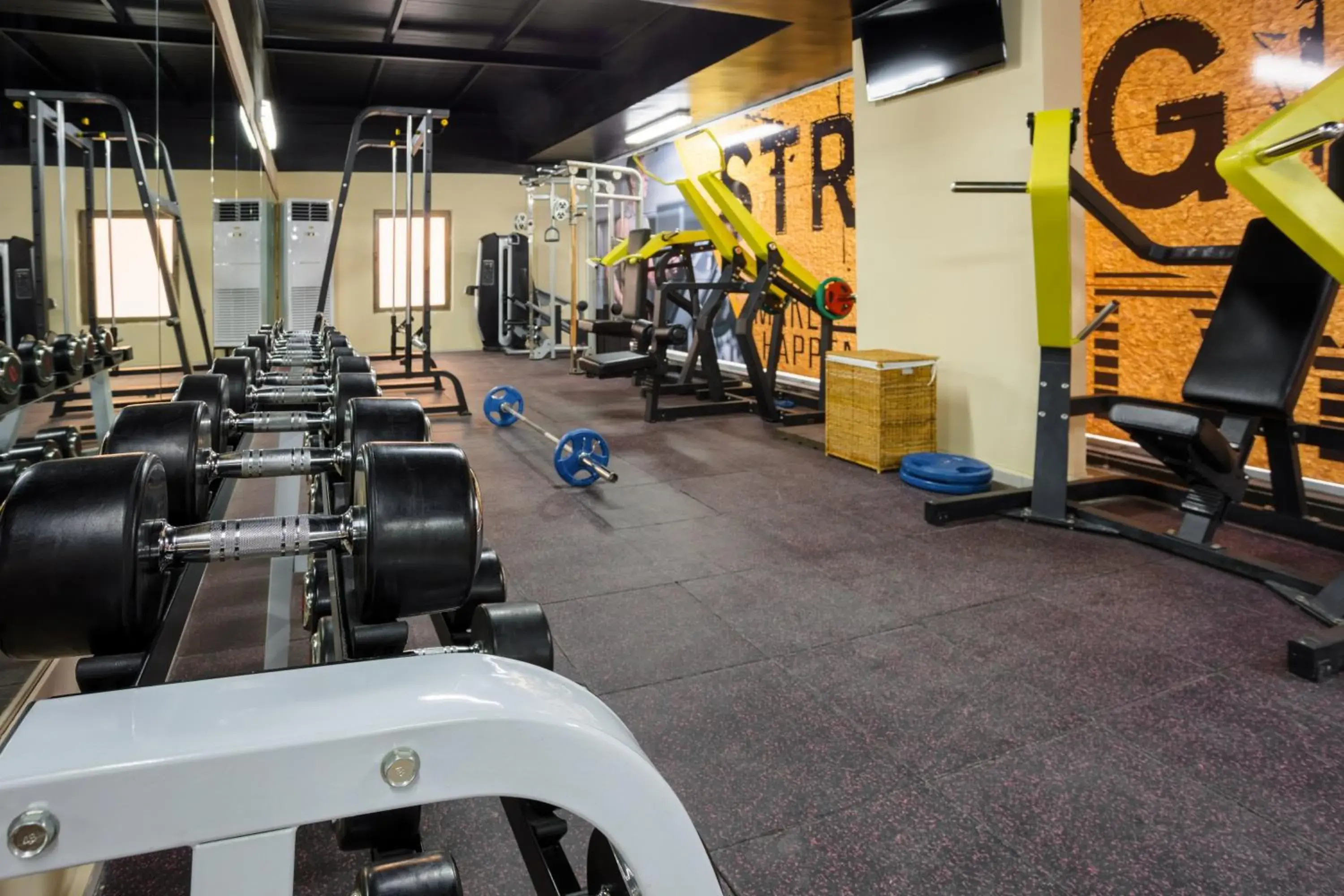 Fitness centre/facilities, Fitness Center/Facilities in Salsabil Hotel by Warwick Al Naseem