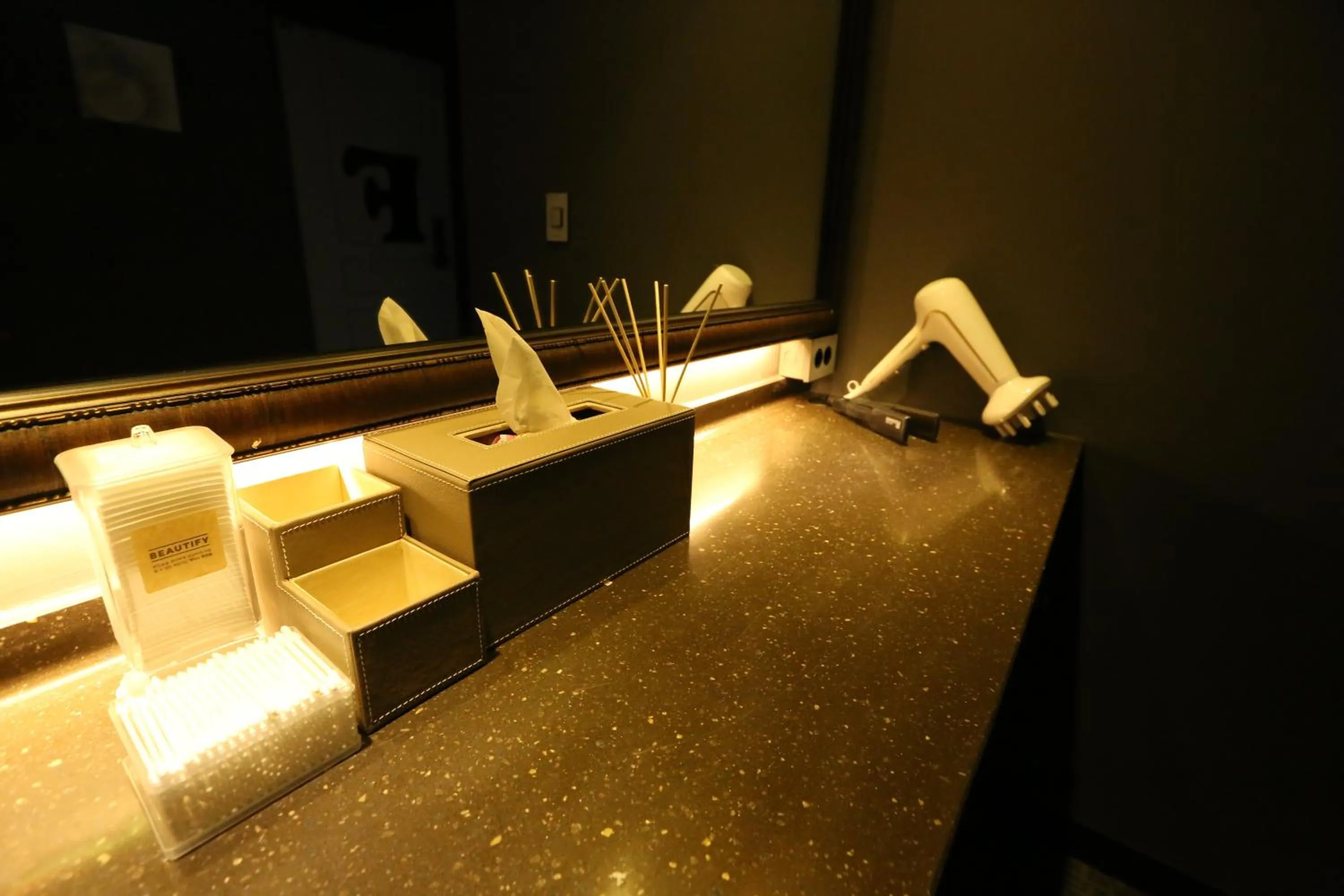 Communal lounge/ TV room in Philstay Myeongdong Boutique Female